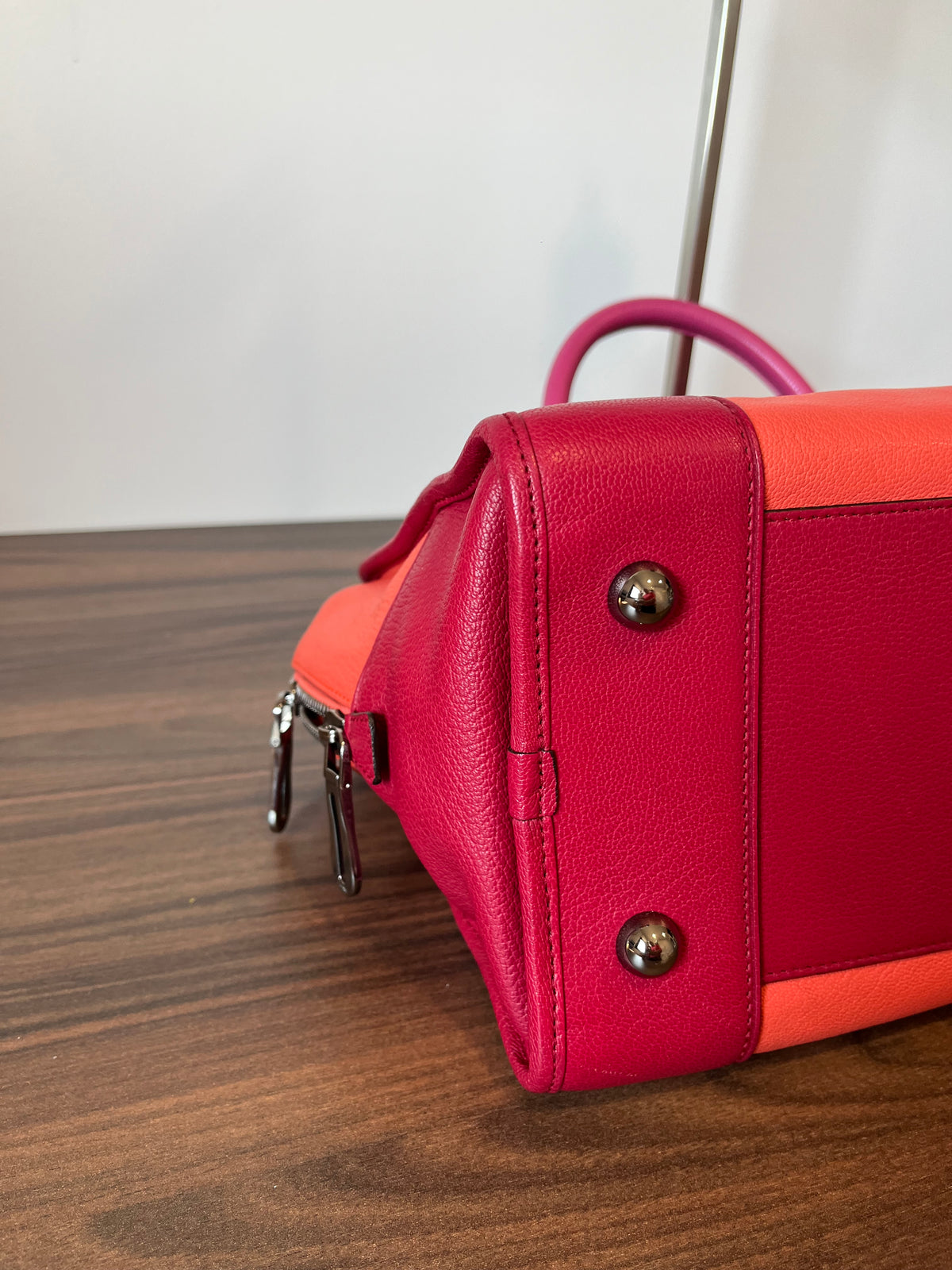 Loewe Amazona 36 Piel de Cabra Tricolor Coral, Rosa y Rojo