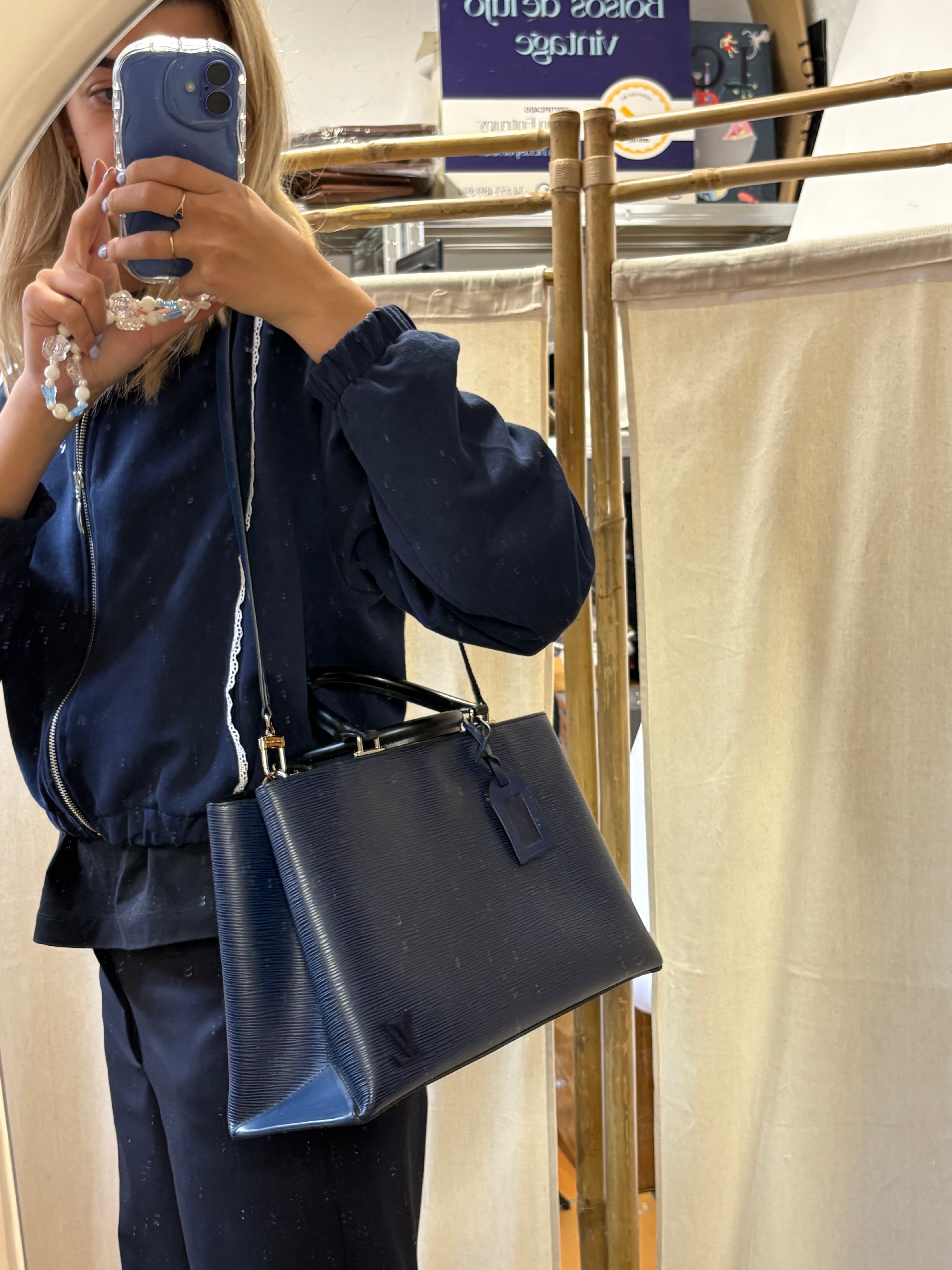 Louis Vuitton Pont-Neuf GM Epi Azul Marino Bandolera