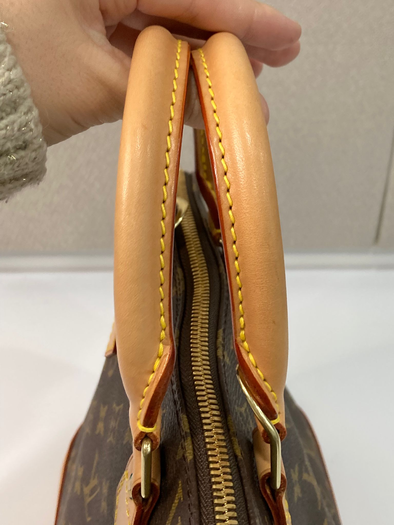 Louis Vuitton alma canvas monogram MM