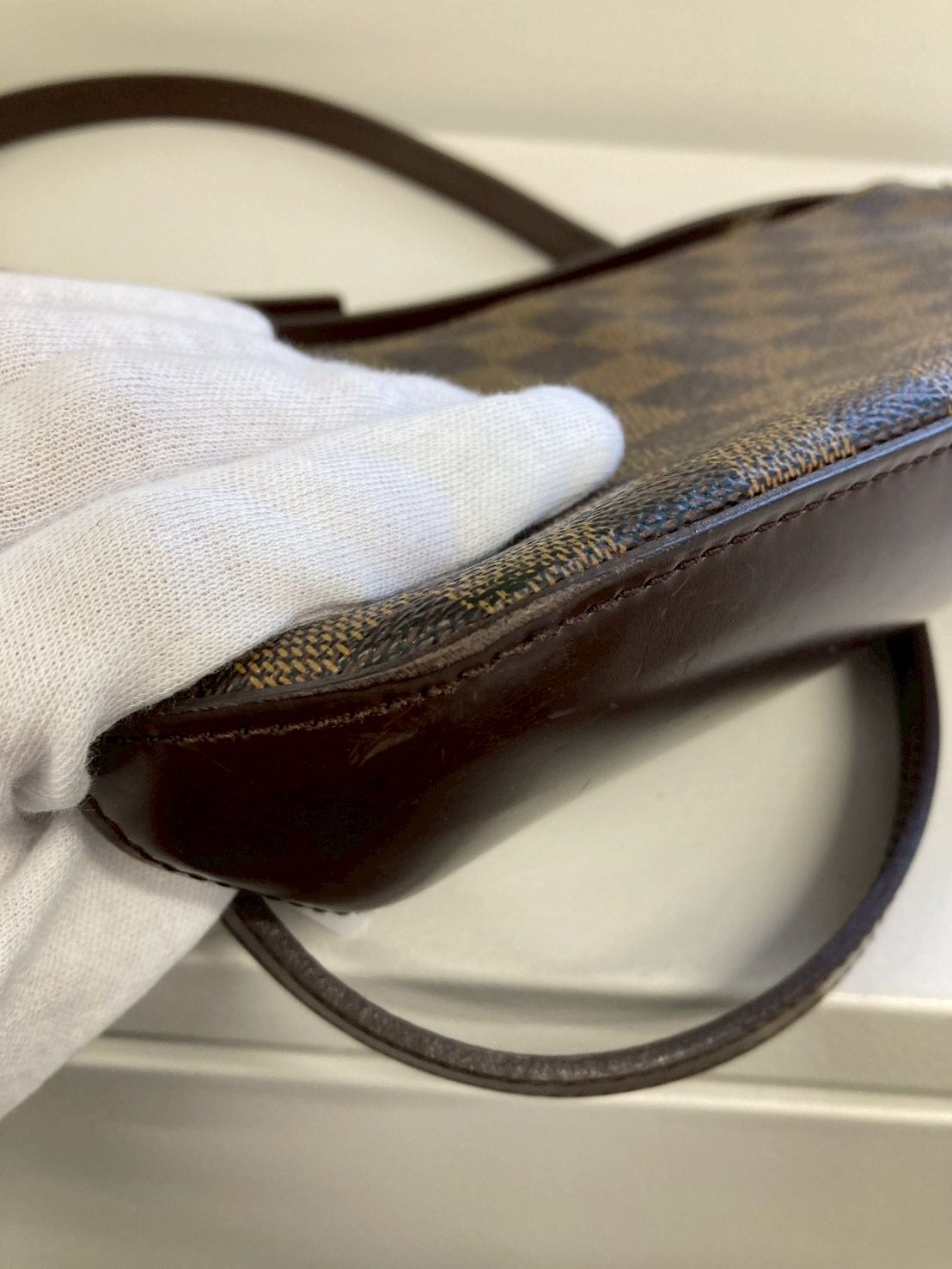 Louis Vuitton Trotteur bandolera en lona Damier Ebene