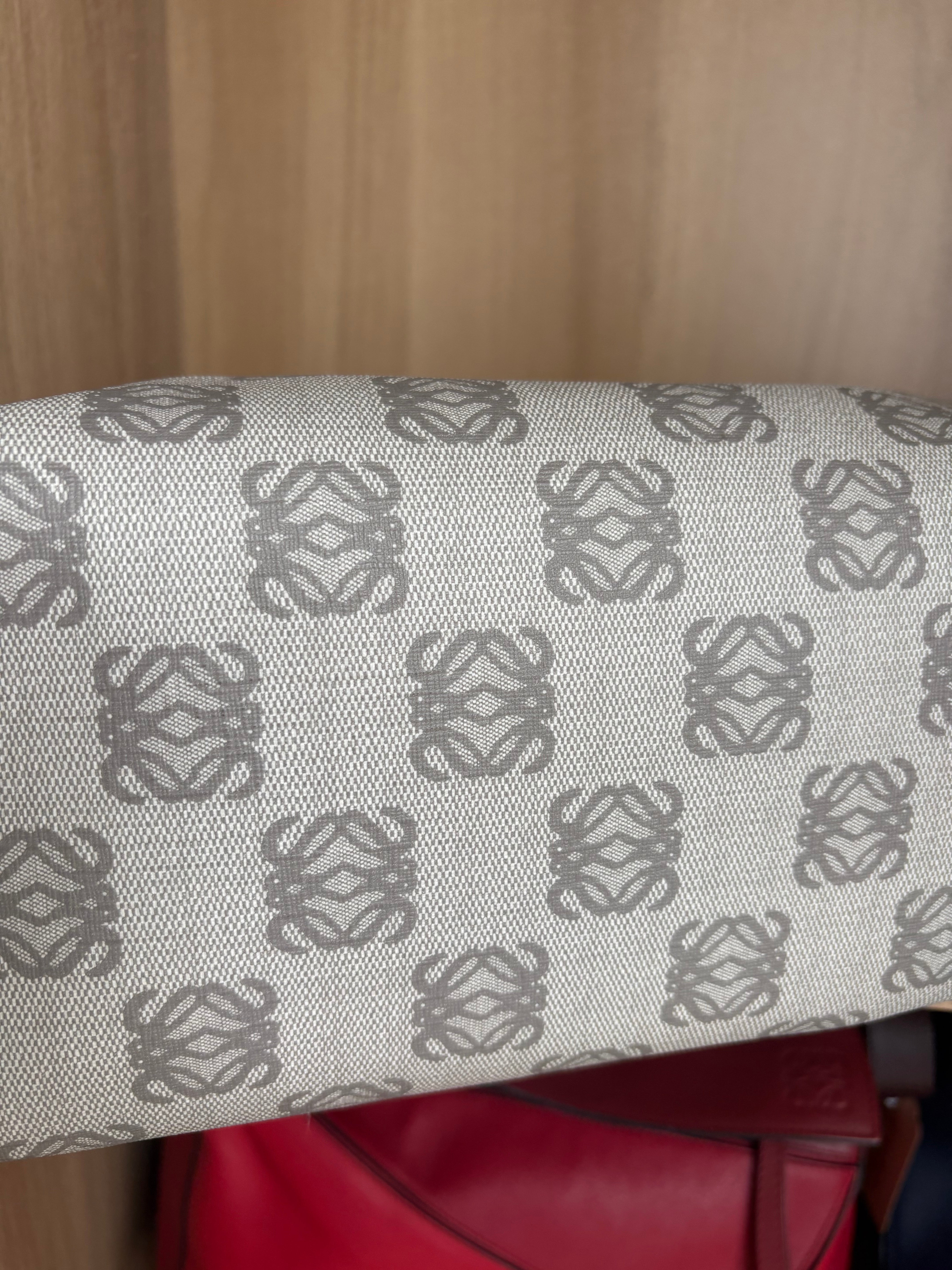Loewe Amazona 35 en Verde Caqui – Vintage