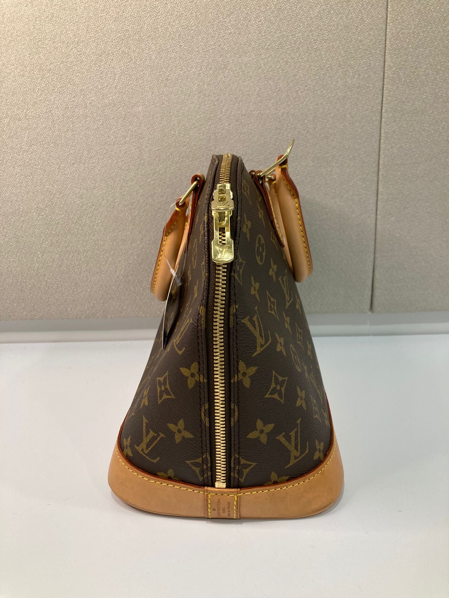Louis Vuitton alma canvas monogram MM
