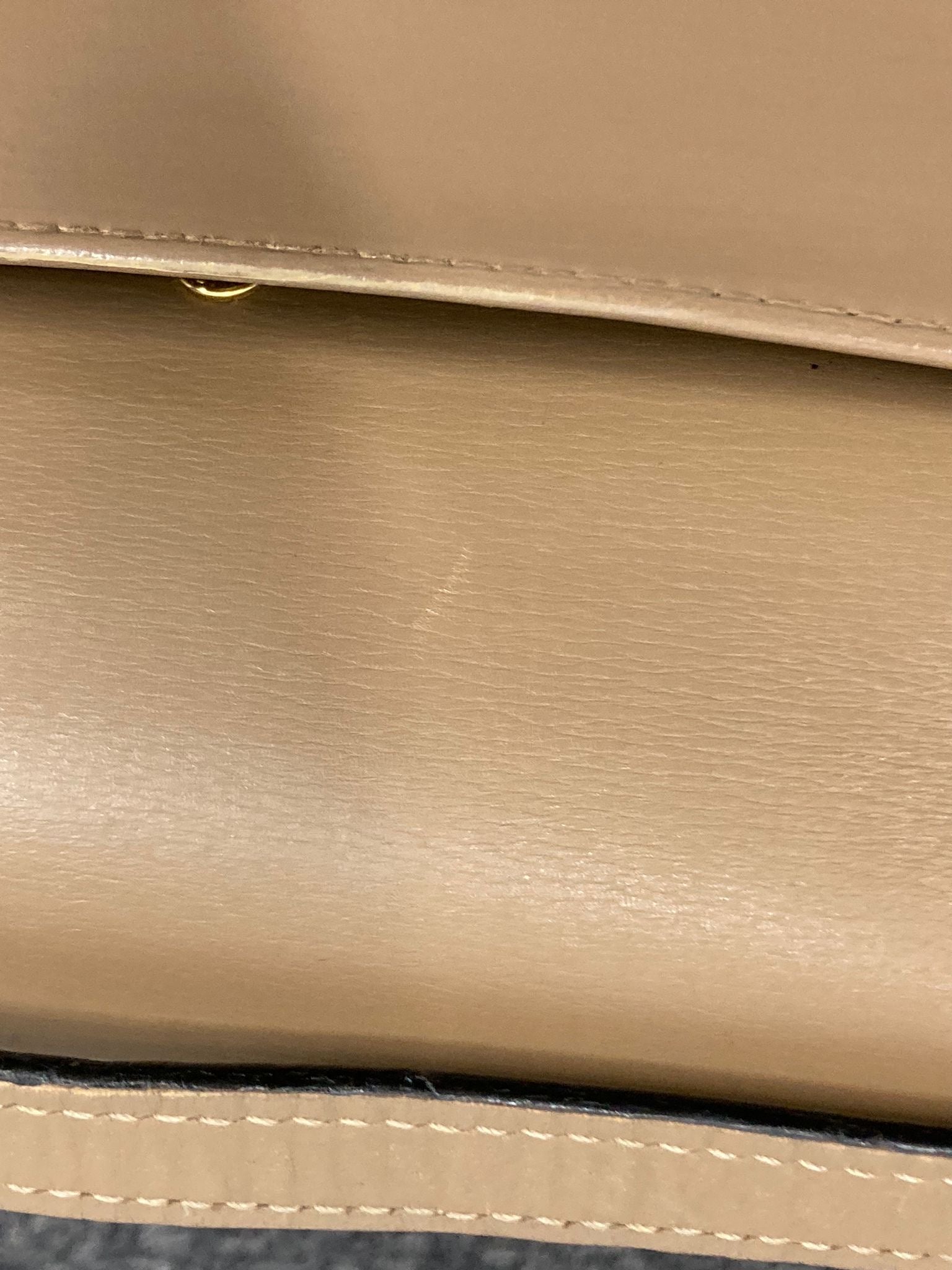 Loewe Barcelona bandolera beige