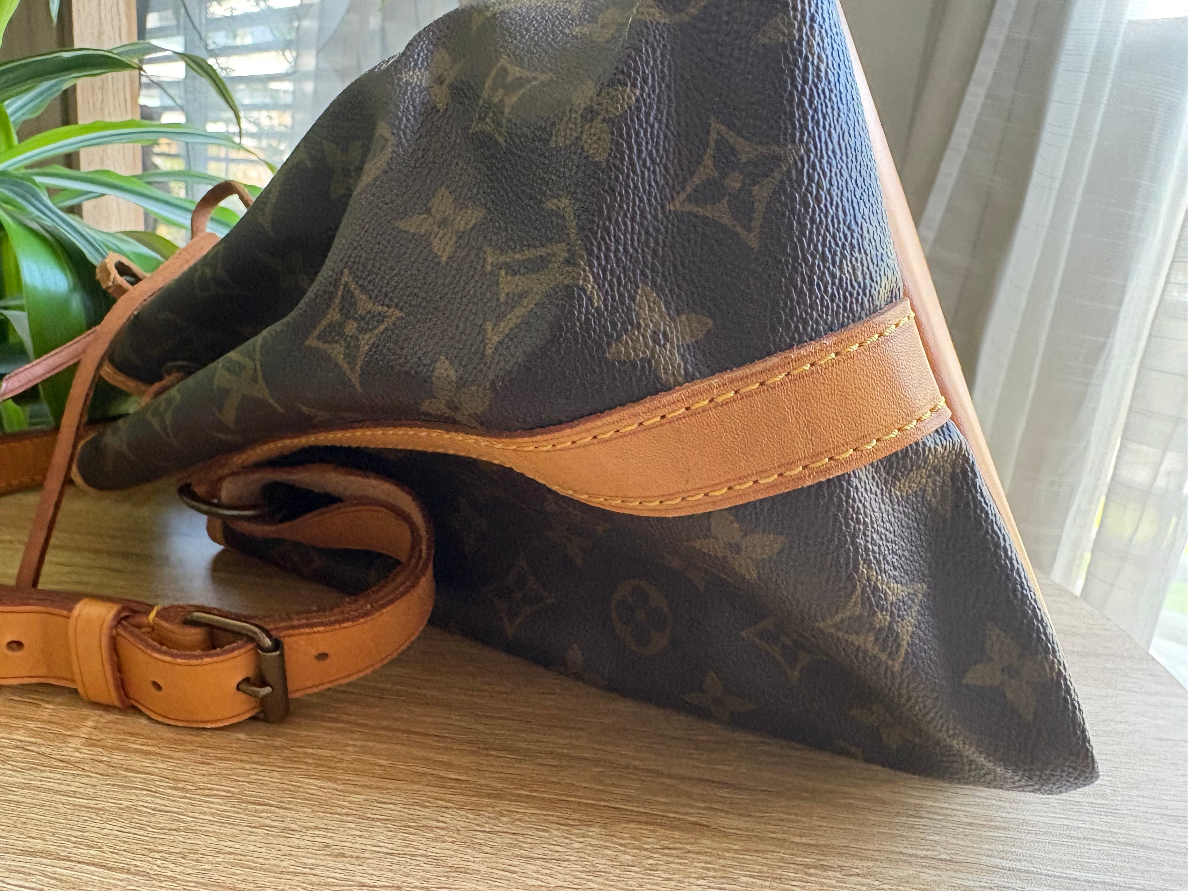 LV Noe petit monogram canvas