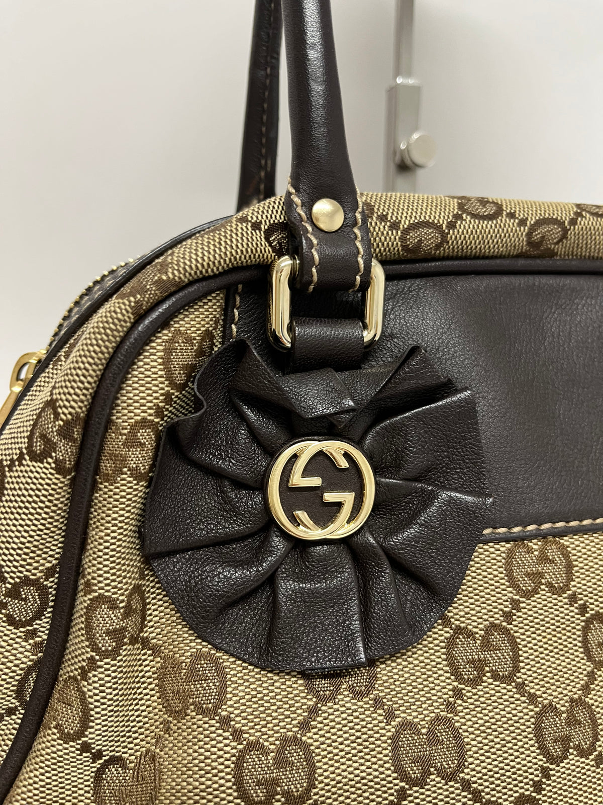 Gucci hobo Lona GG Beige y Marrón