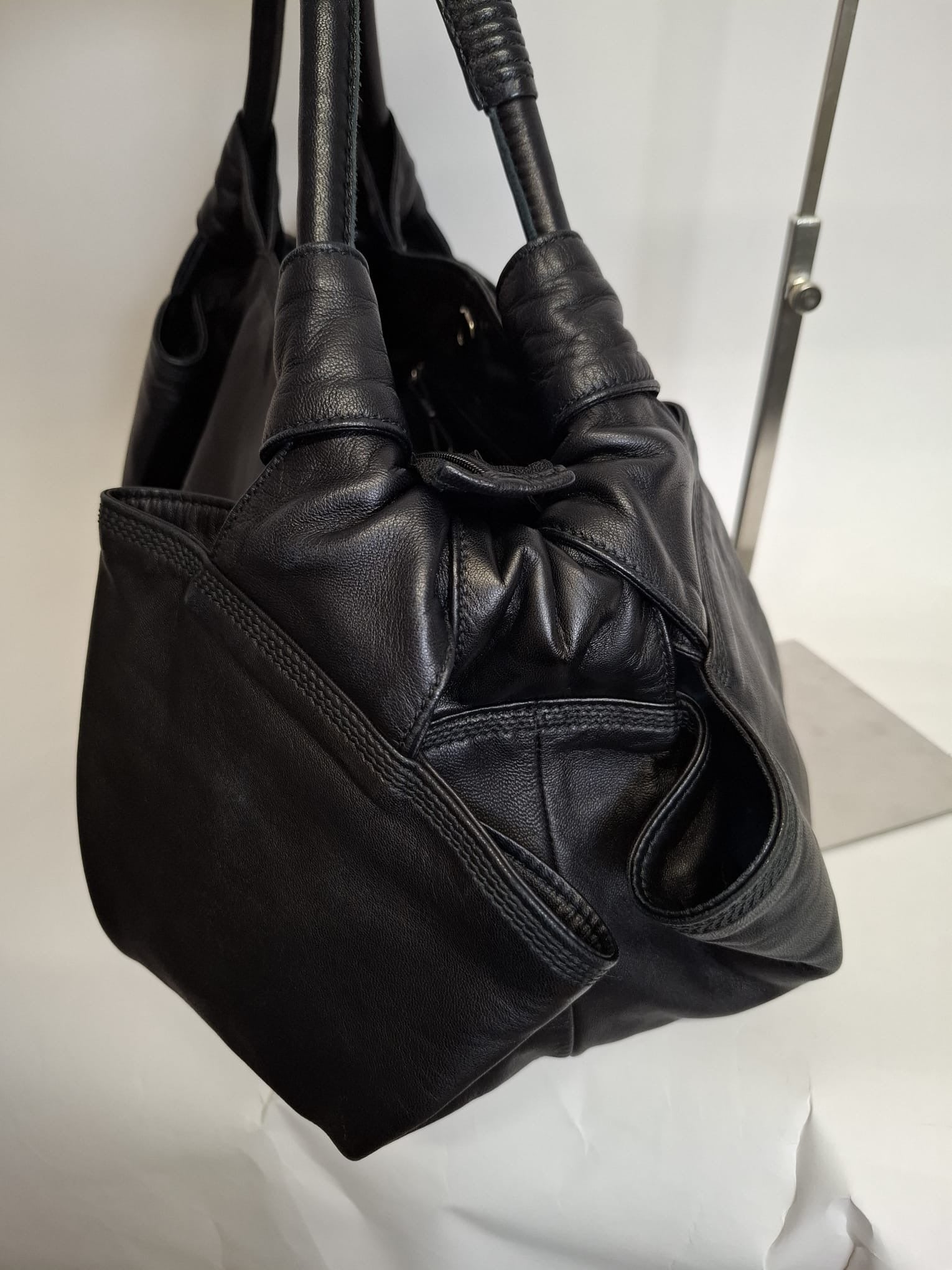 Loewe Nappa Aire Mediano Negro