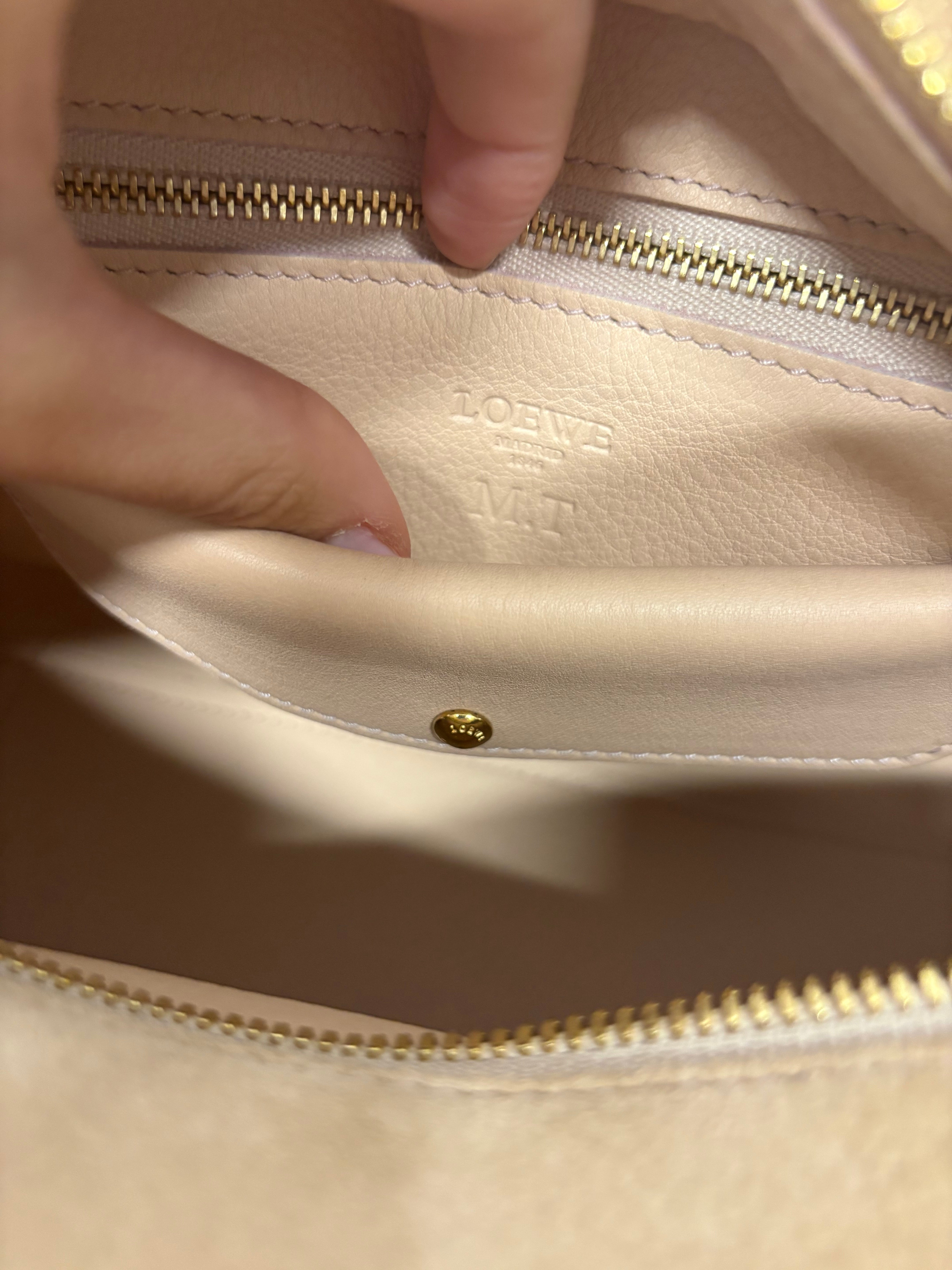 Loewe amazona 30 ante beige y rosa claro