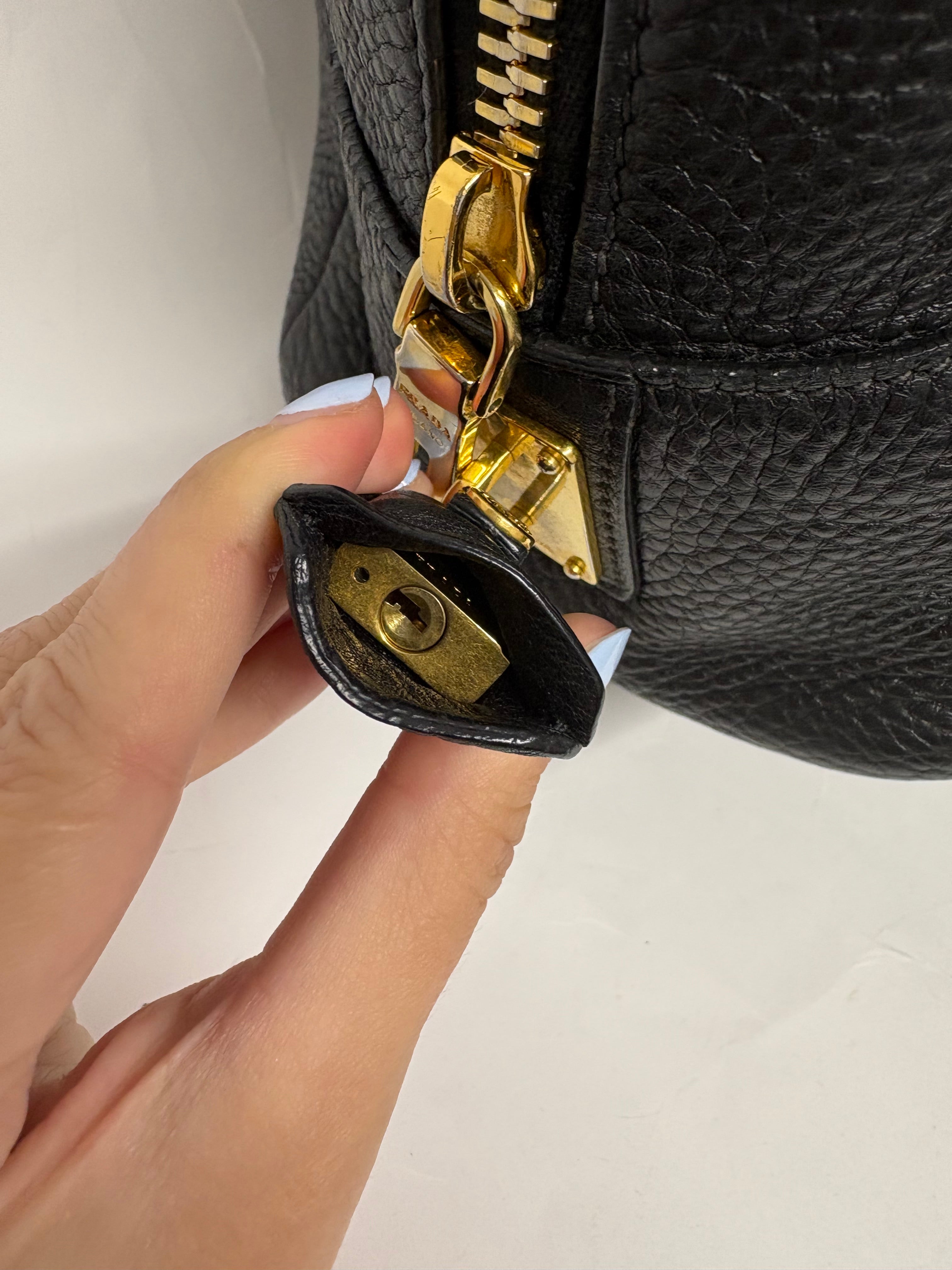 Prada Vitello Daino Negro 2-Way Original – Bandolera