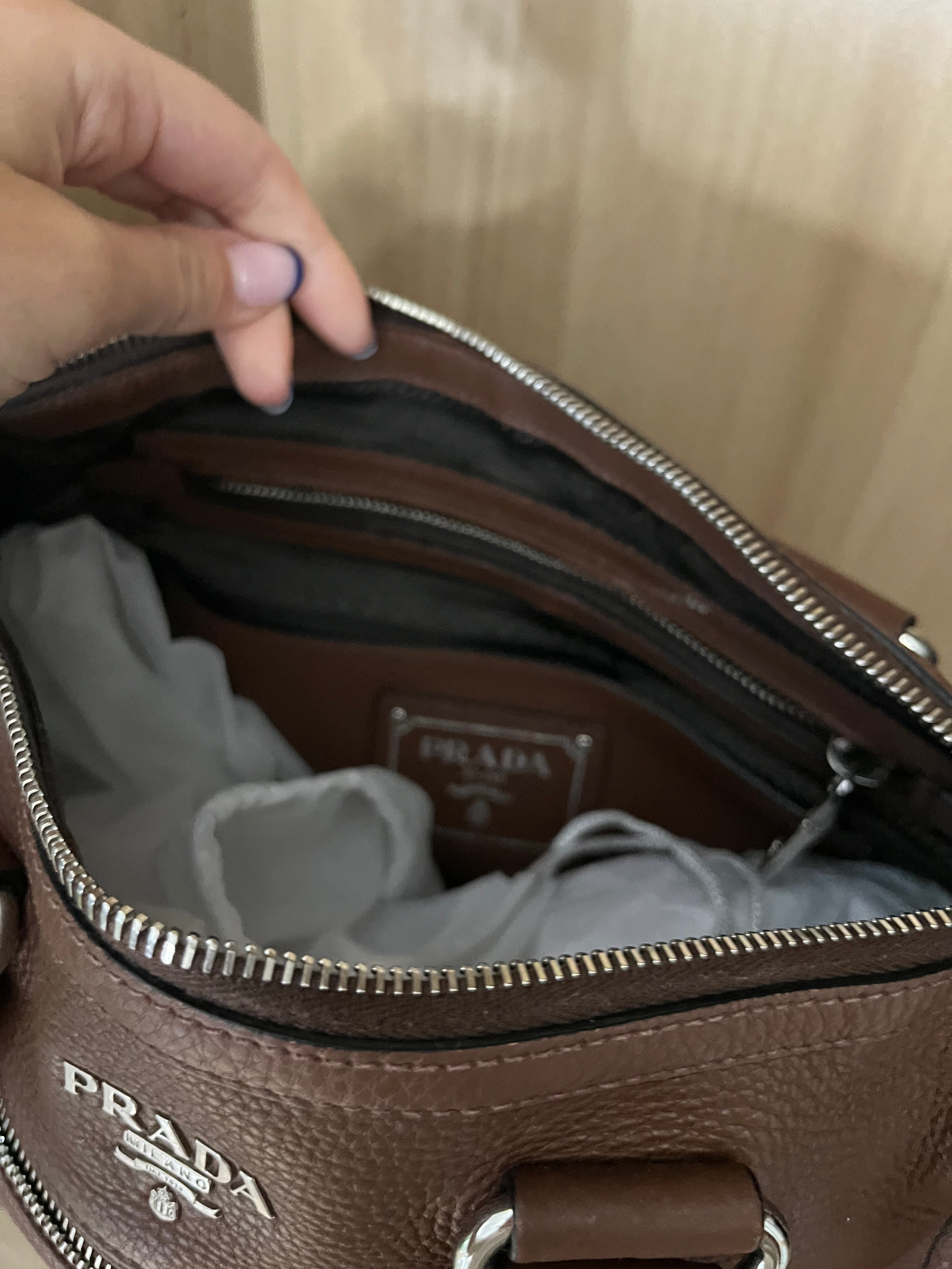 Prada bandolera marrón