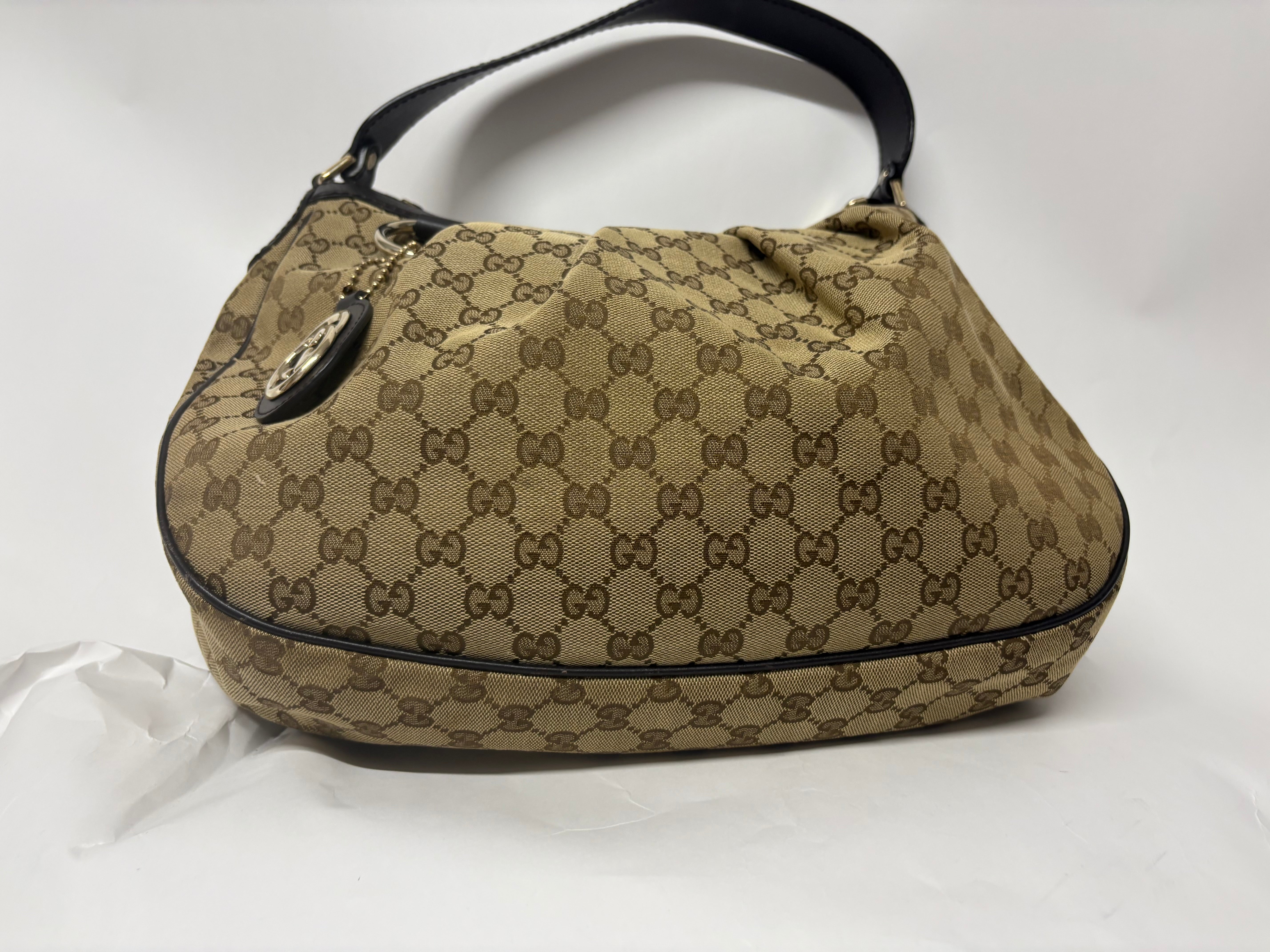 Gucci Sukey GG Canvas Hobo XL – Beige y Piel Marrón Oscura