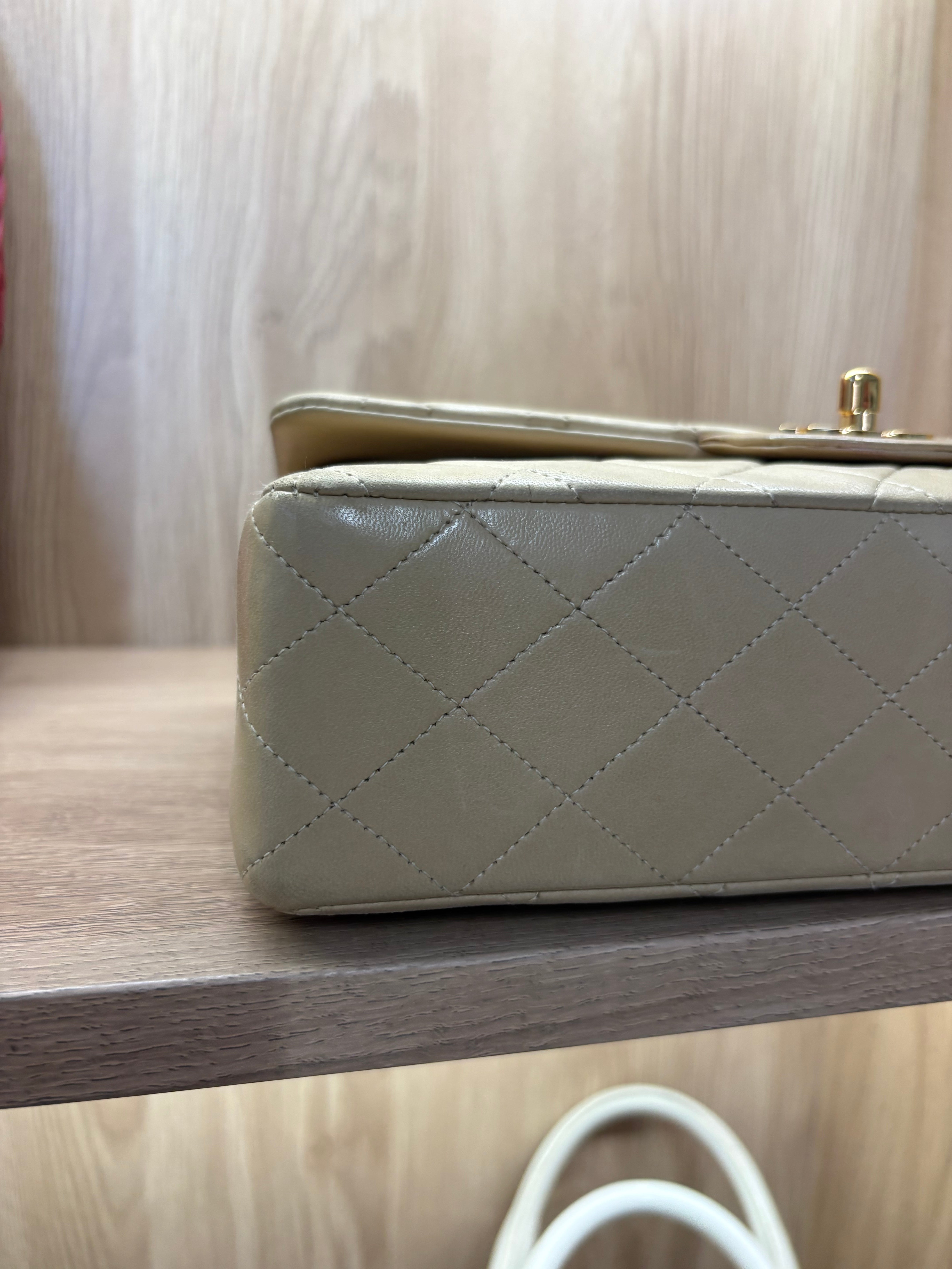 CHANEL Timeless 25 Double Flap Beige Lambskin – Serie 2 (1991-1994)