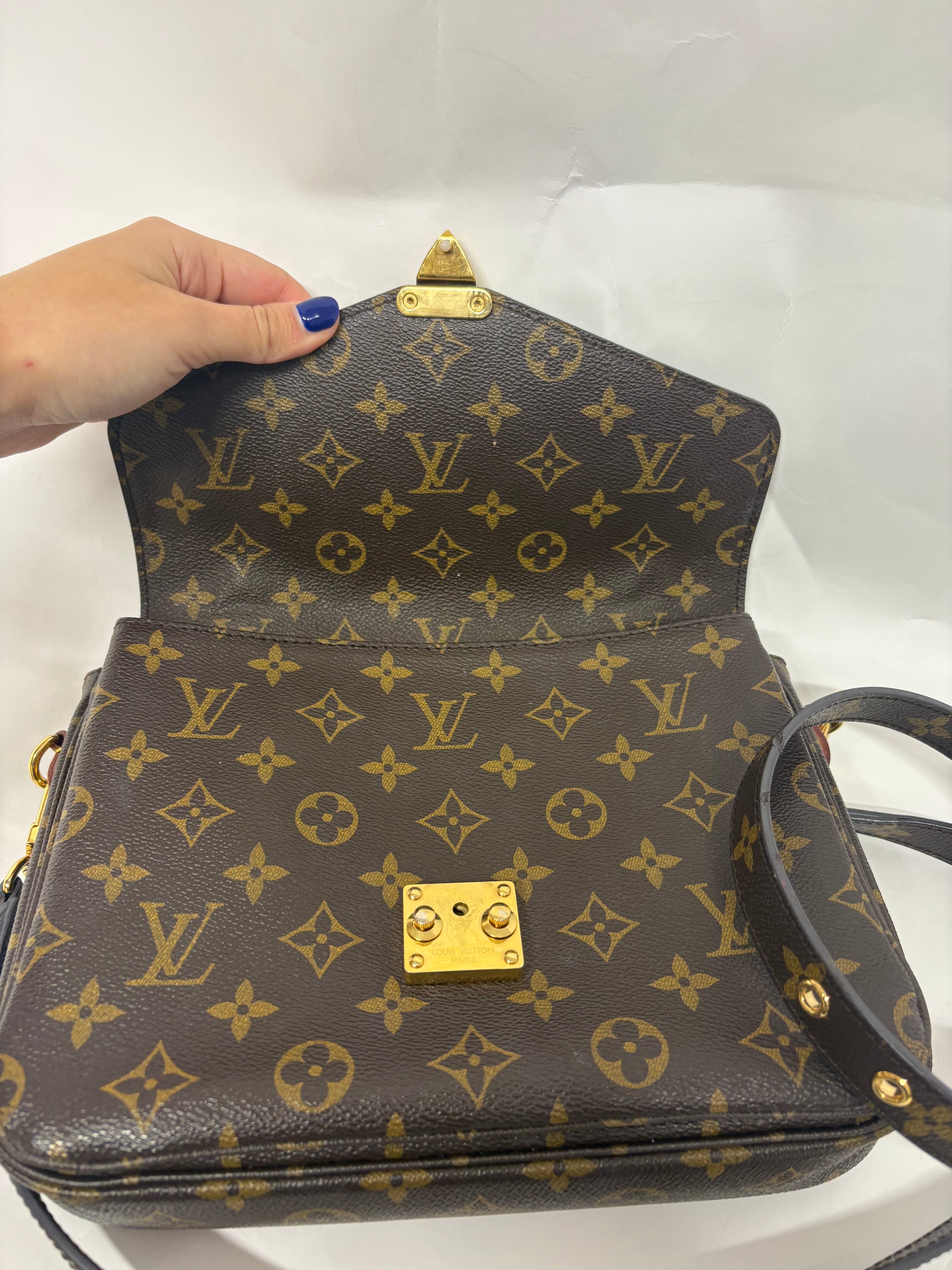 Louis Vuitton Pochette Métis MM Monogram