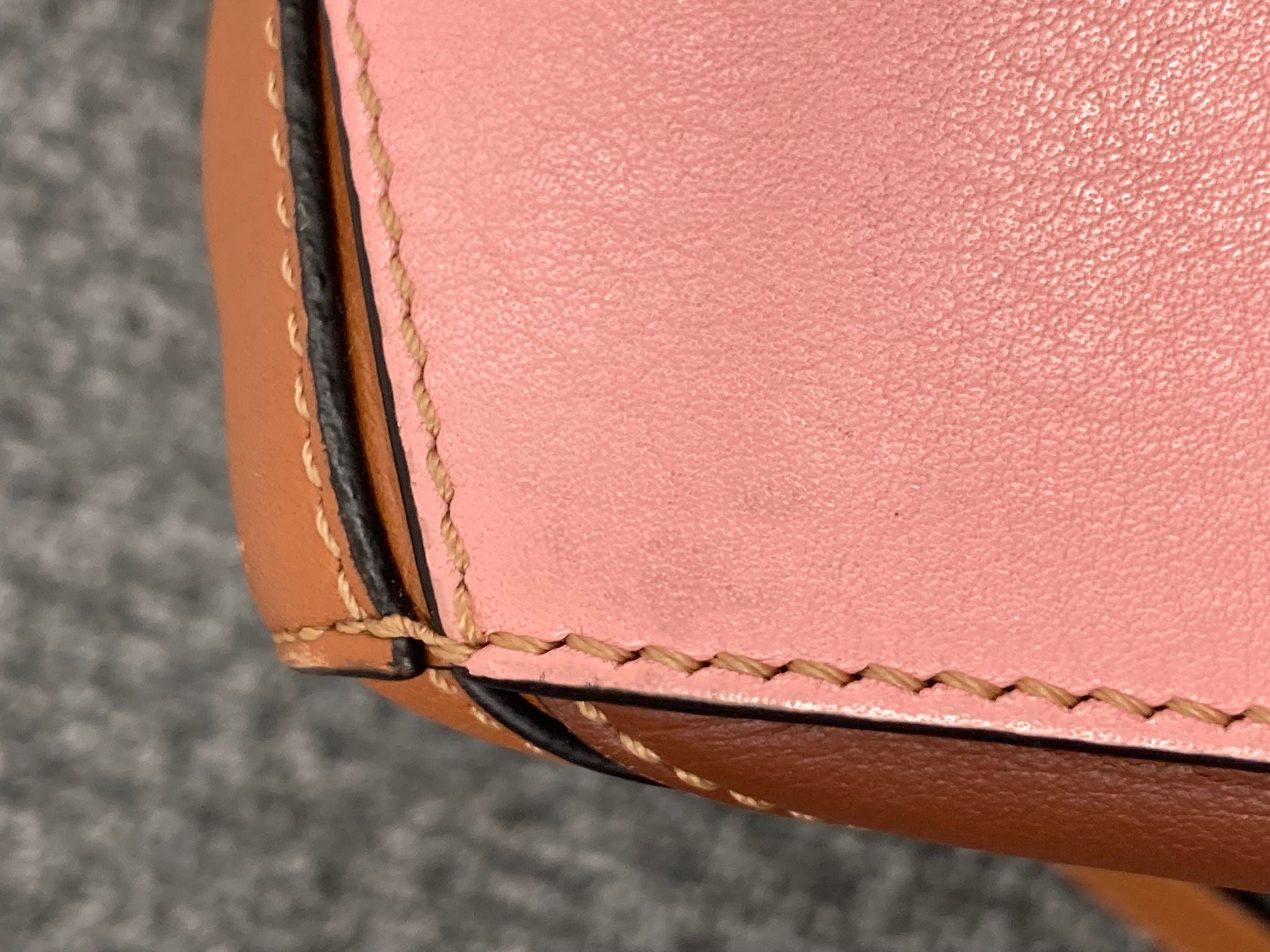 Loewe Puzzle Small tricolor en piel marrón y rosa