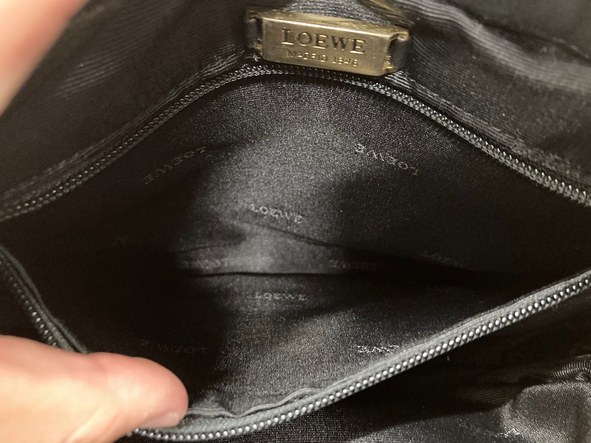 Loewe Flamenco Shoulder en piel negra pequeño