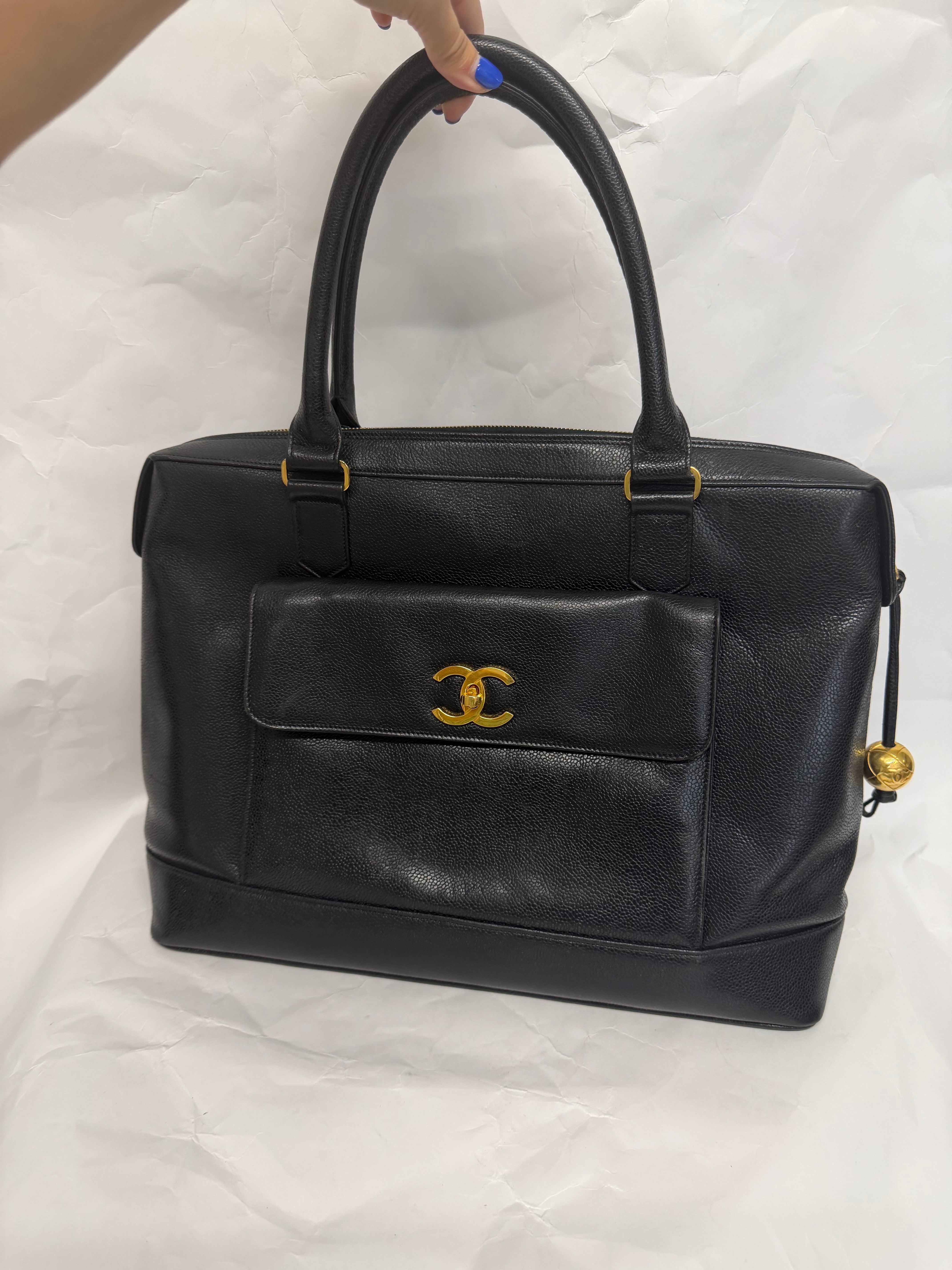 Chanel Caviar Tote Vintage | Logo Grande Turn Lock · Serie 2