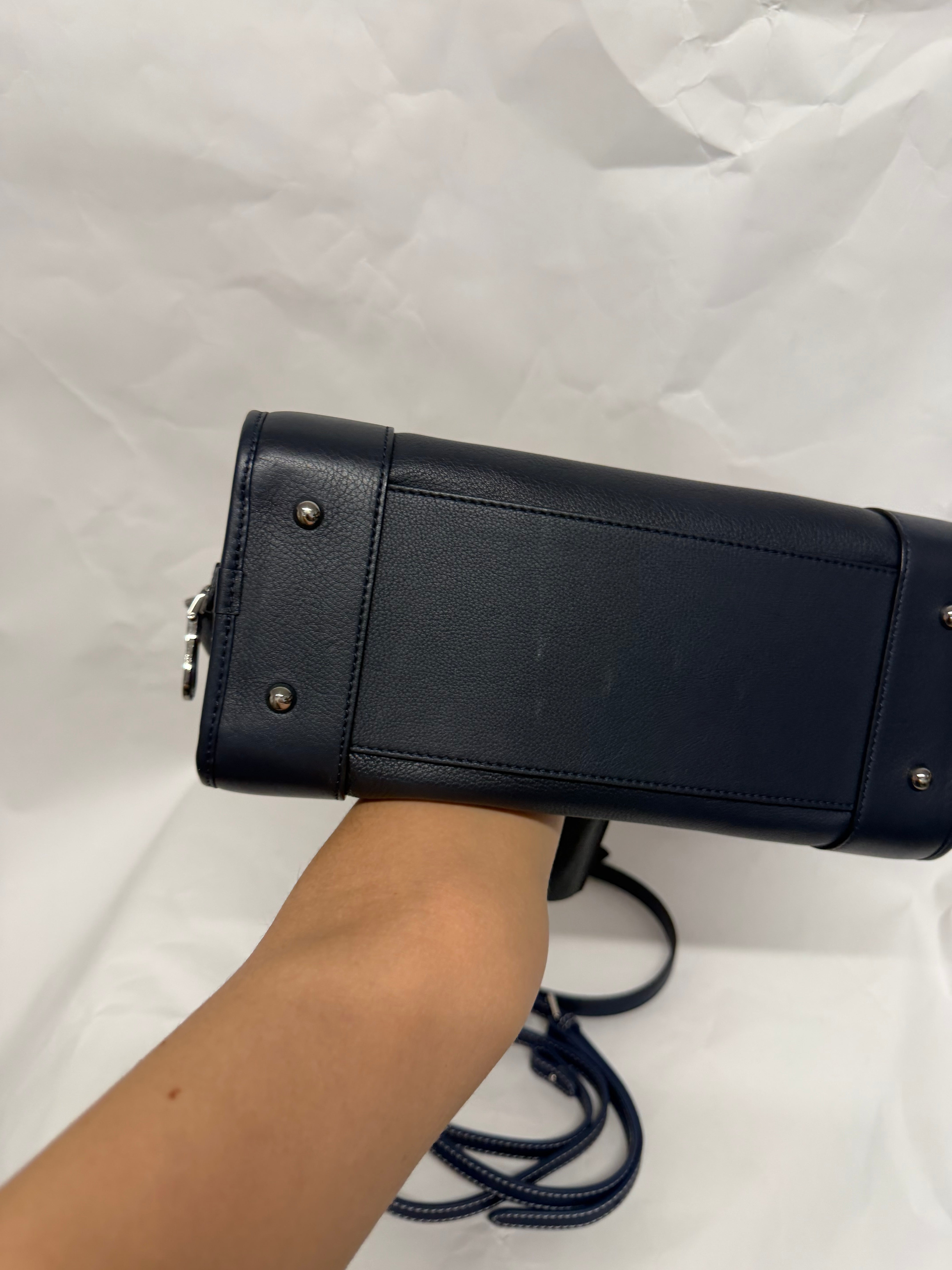 Loewe Amazona 28 Piel Azul Oscuro