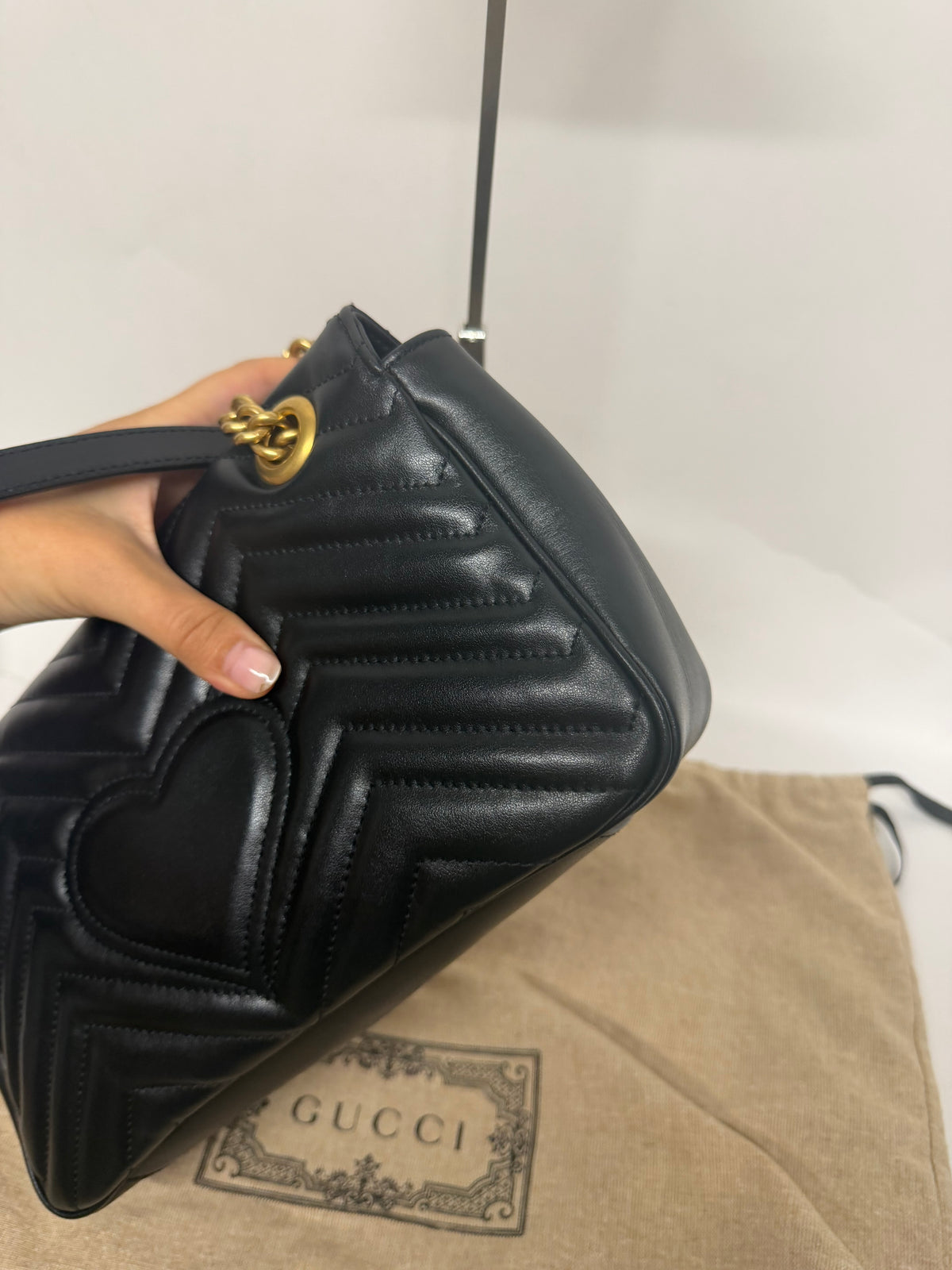 Gucci GG Marmont Small Matelassé Piel Negra Herrajes Dorados