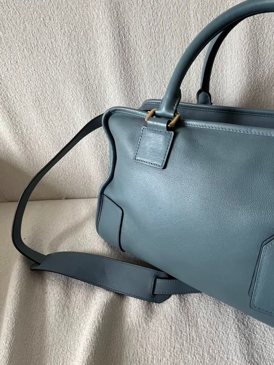 Loewe amazona 28 azul con bandolera