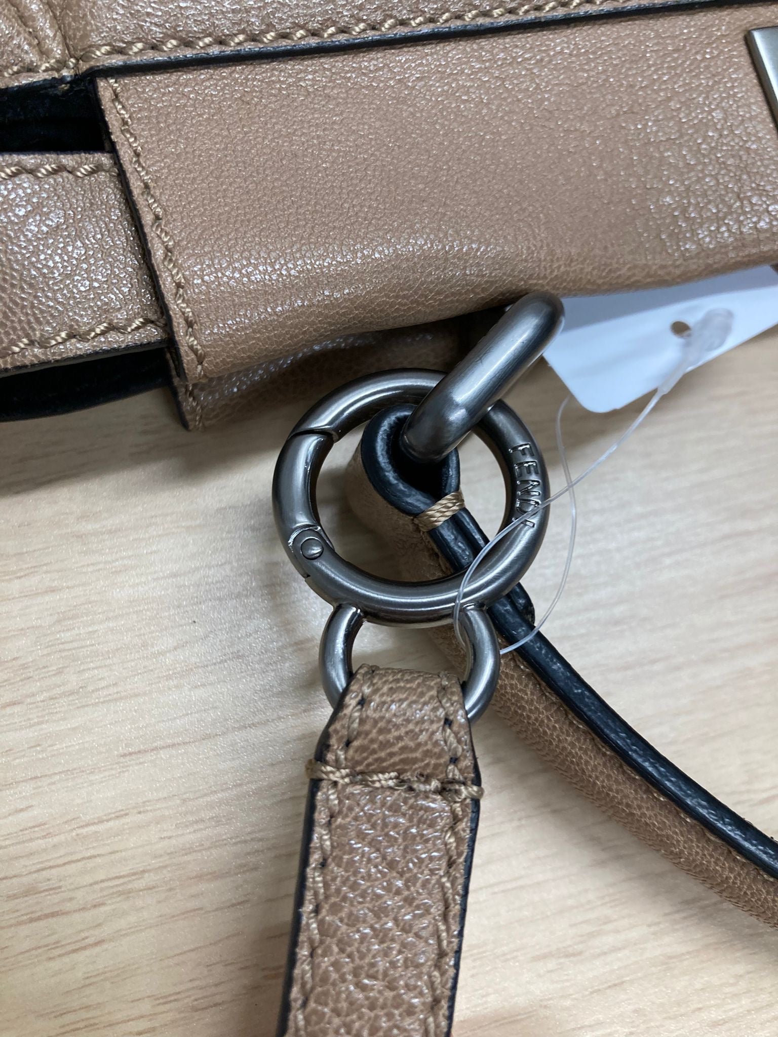 Fendi peekaboo Beige topo bandolera mediano
