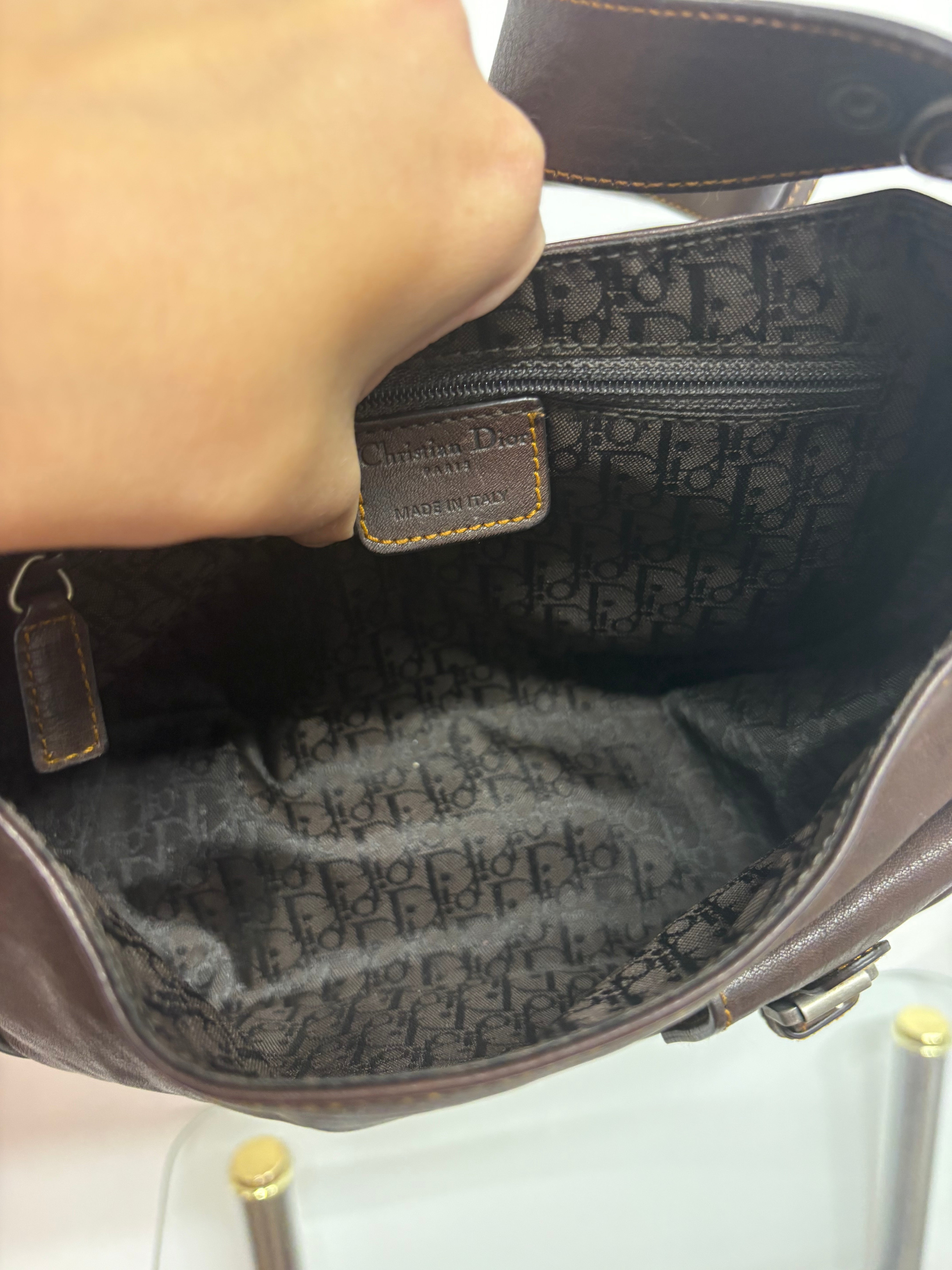 Christian Dior Gaucho Shoulder Bag Chocolate – Piel Marrón
