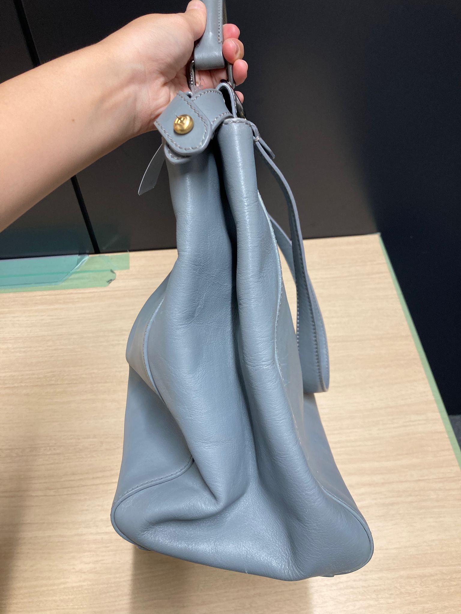 FENDI Peekaboo Large – Piel gris cielo – Doble compartimento con bandolera