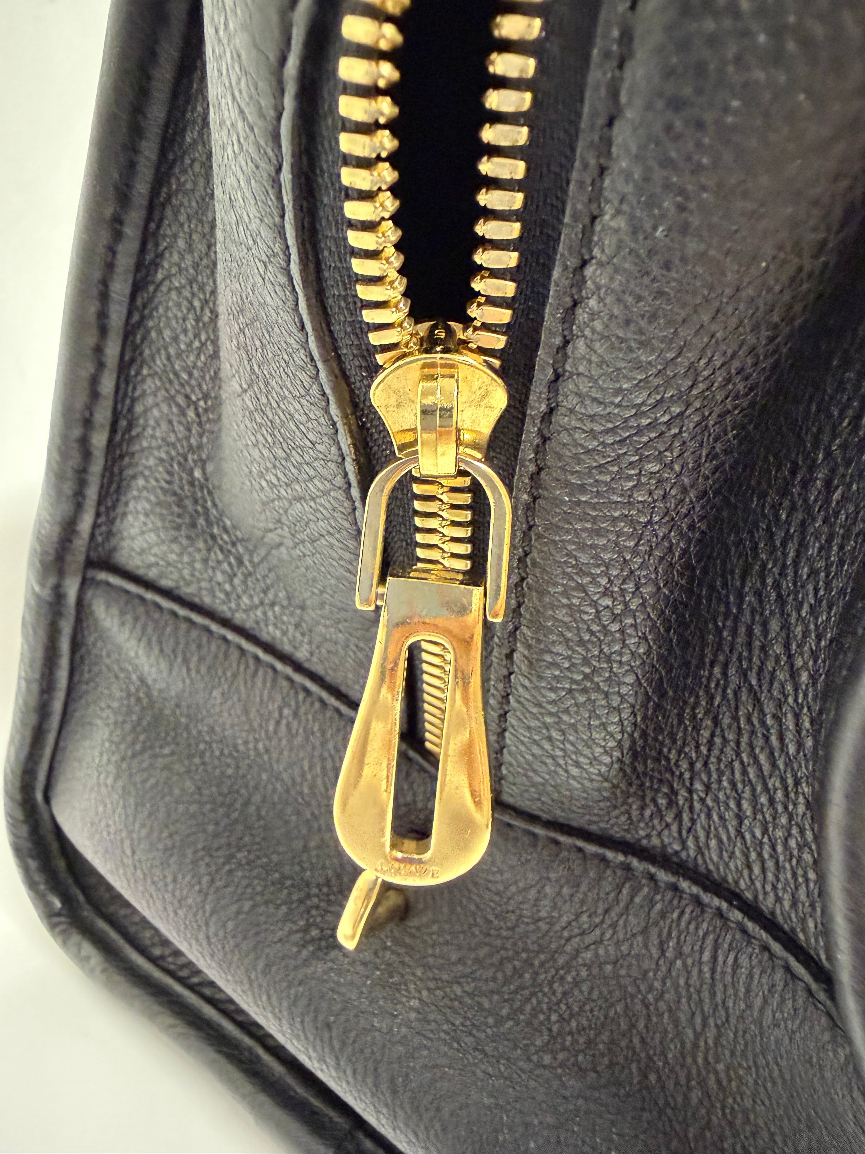 Loewe Amazona 36 | Piel Negra Herrajes dorados