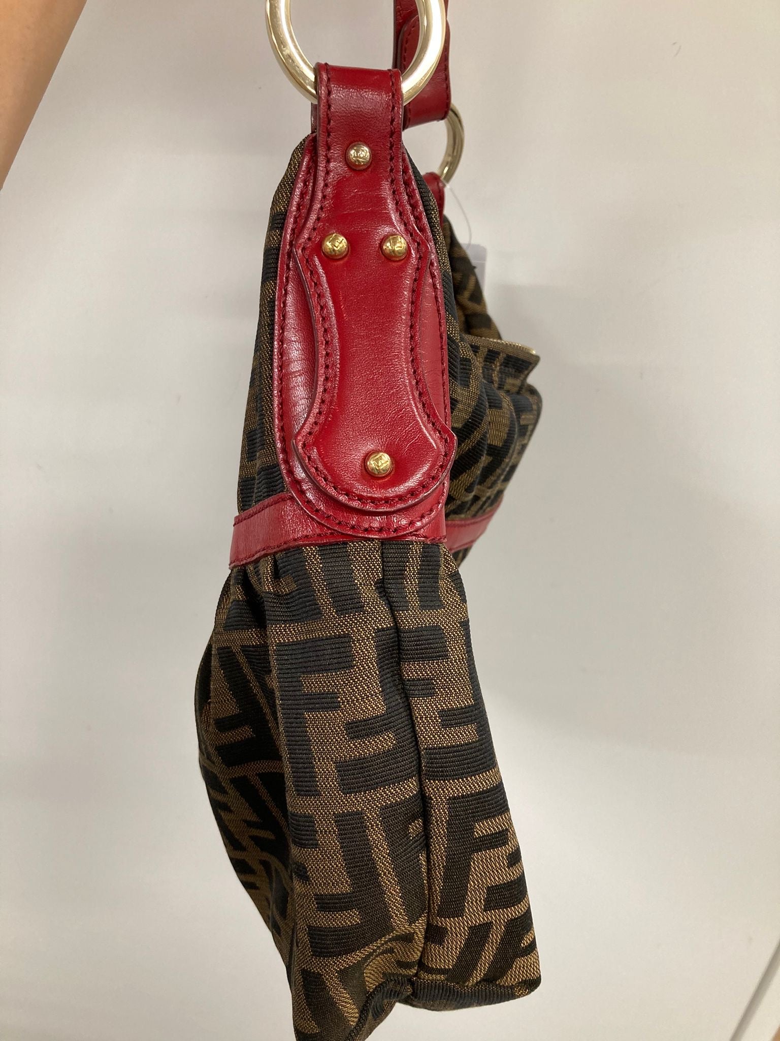 Fendi Zucchino Hobo Bag con Asa en Piel Roja