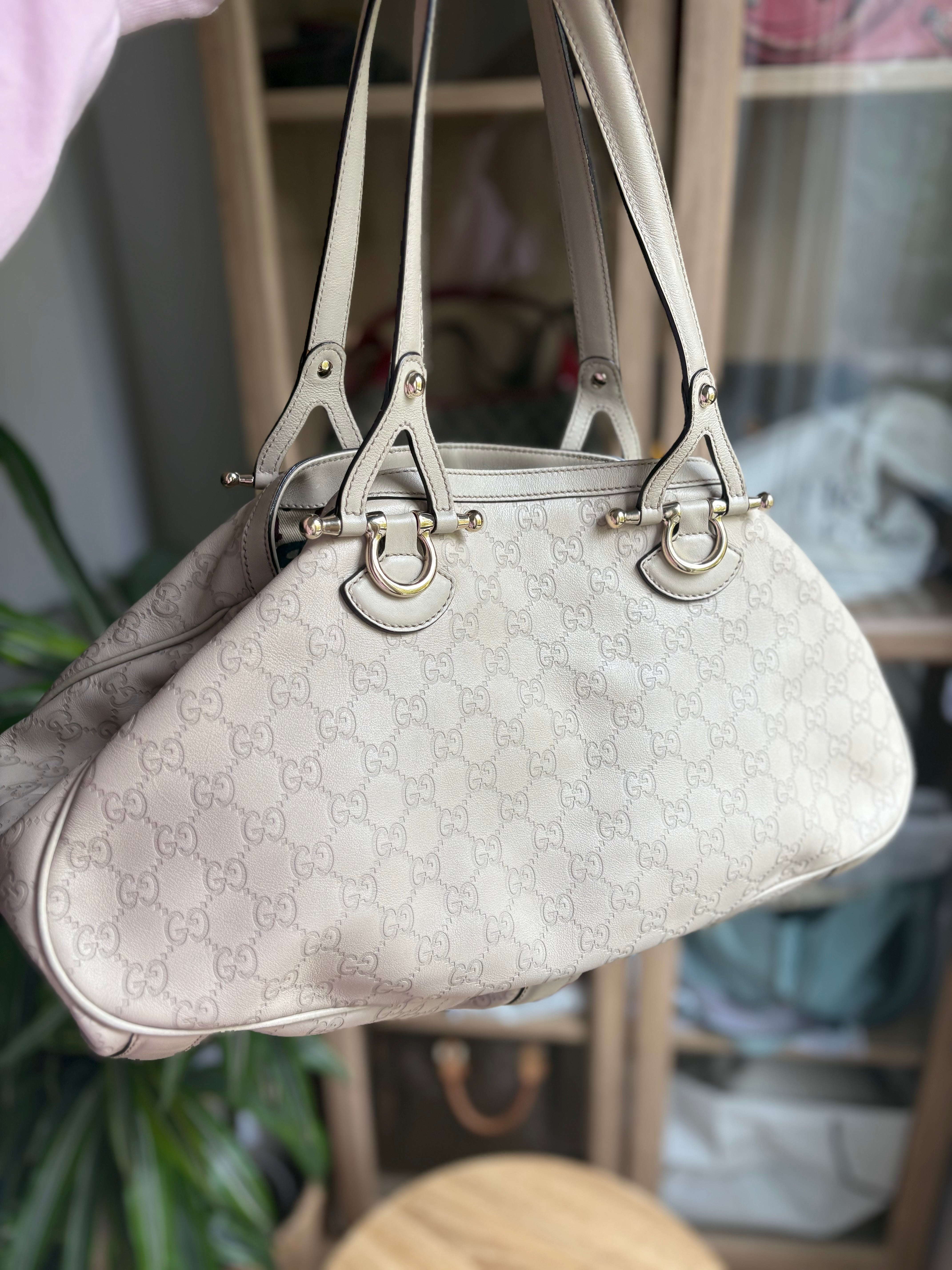 Gucci Pelham en piel Guccissima blanca