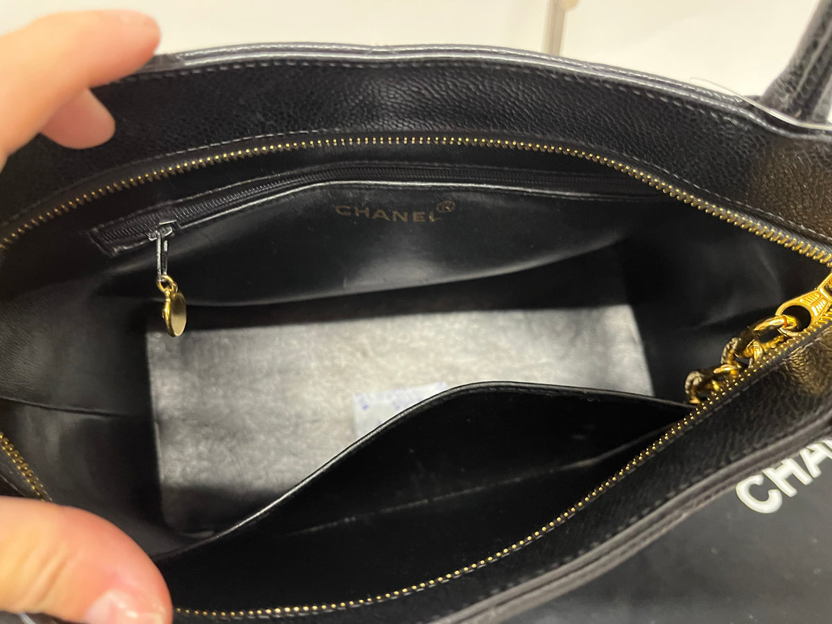 Chanel Medallion Tote Piel Caviar Negra · Serie 5