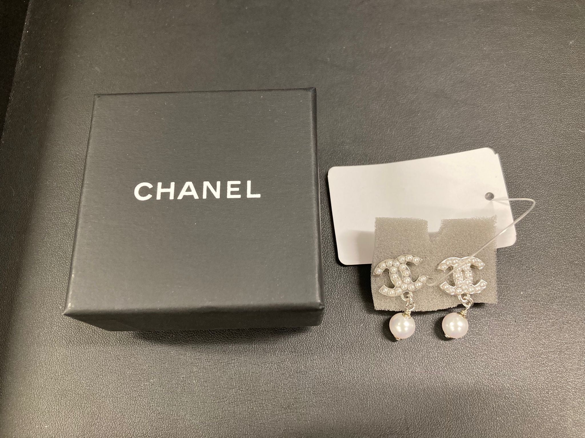 Chanel pendientes perlas