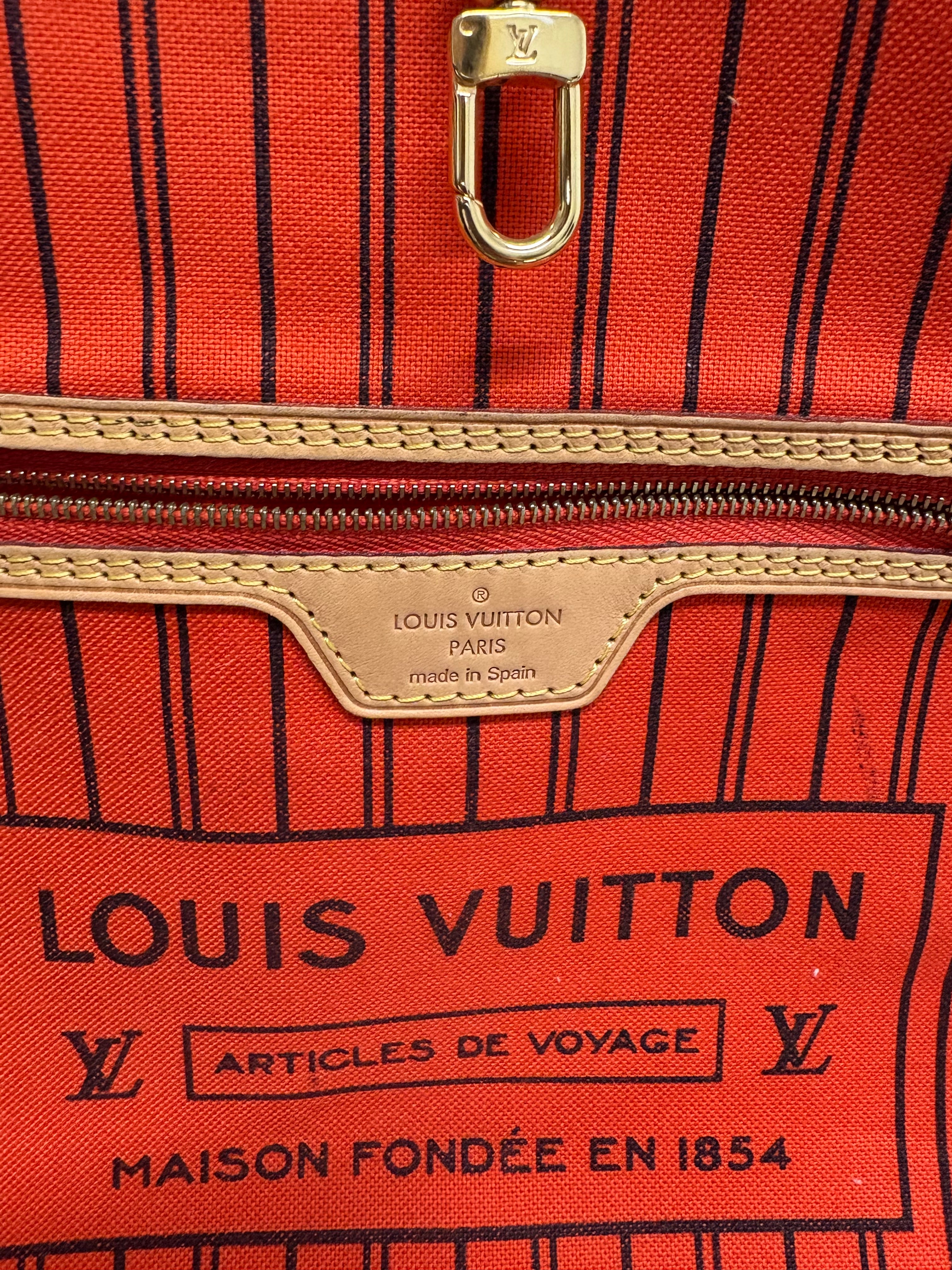 Louis Vuitton Neverfull MM Monogram Interior rojo