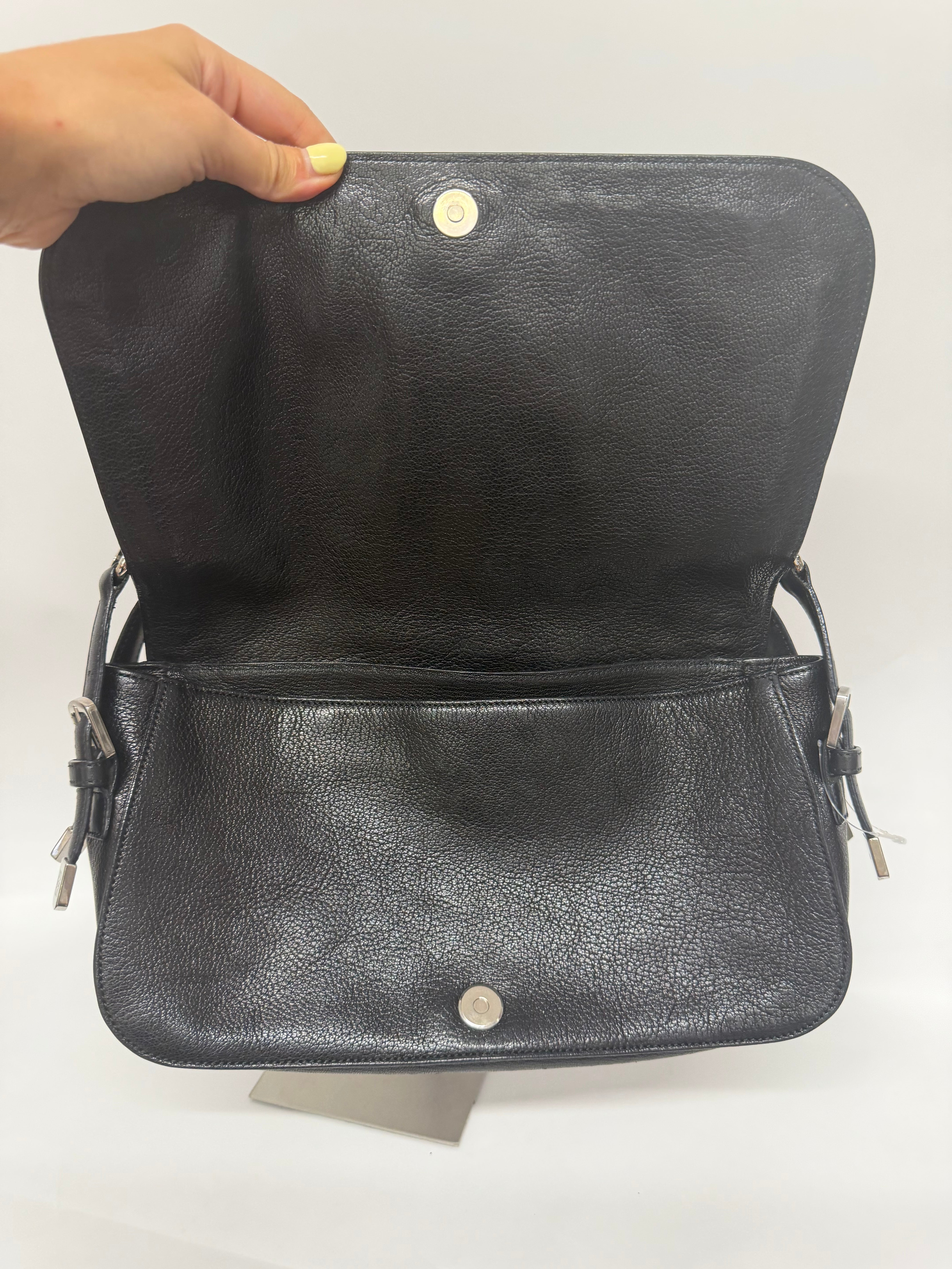 Loewe Hobo Anagram con Tachuelas Negro
