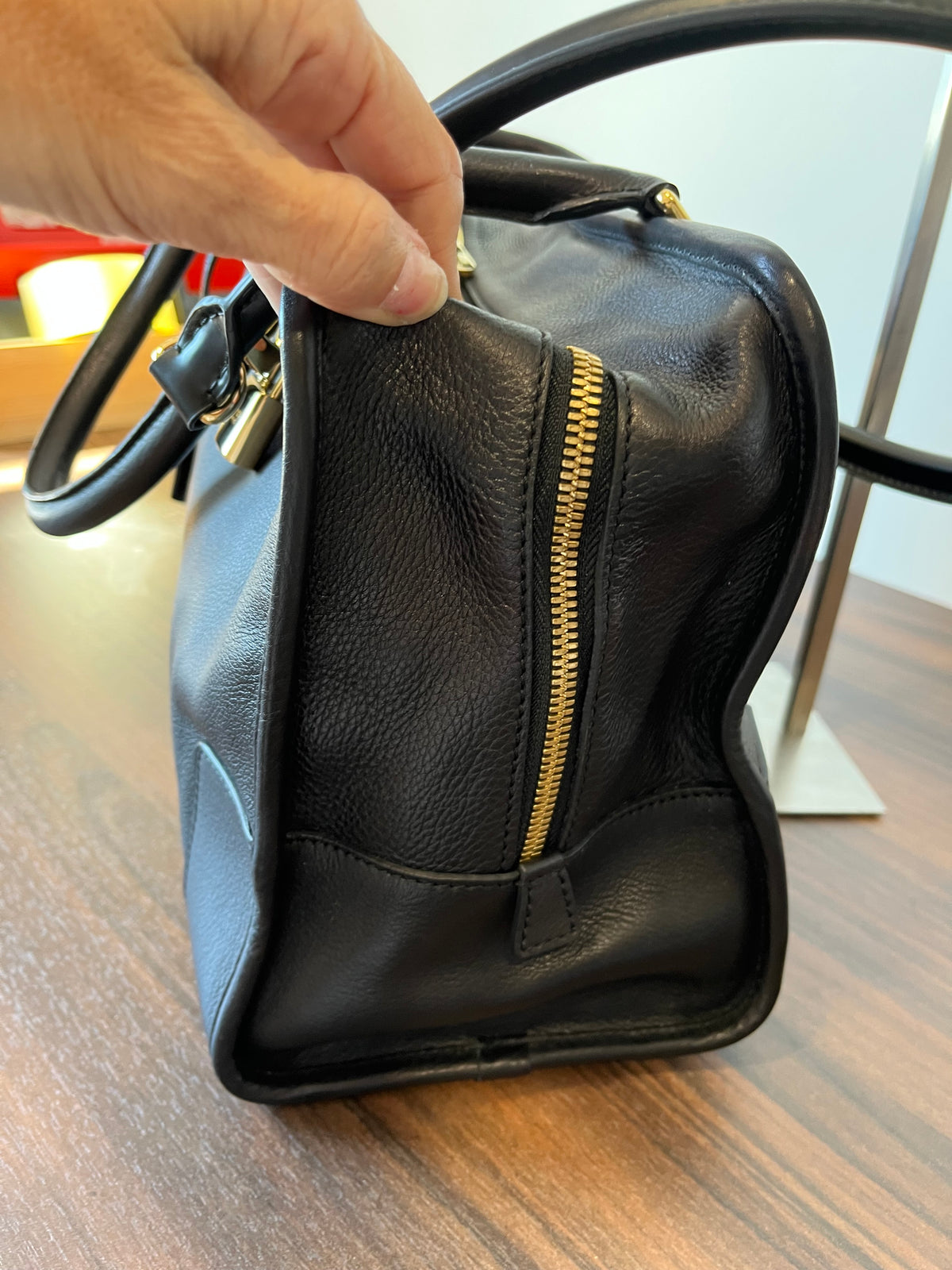 Loewe Amazona 36 Piel Negra Herrajes Dorados