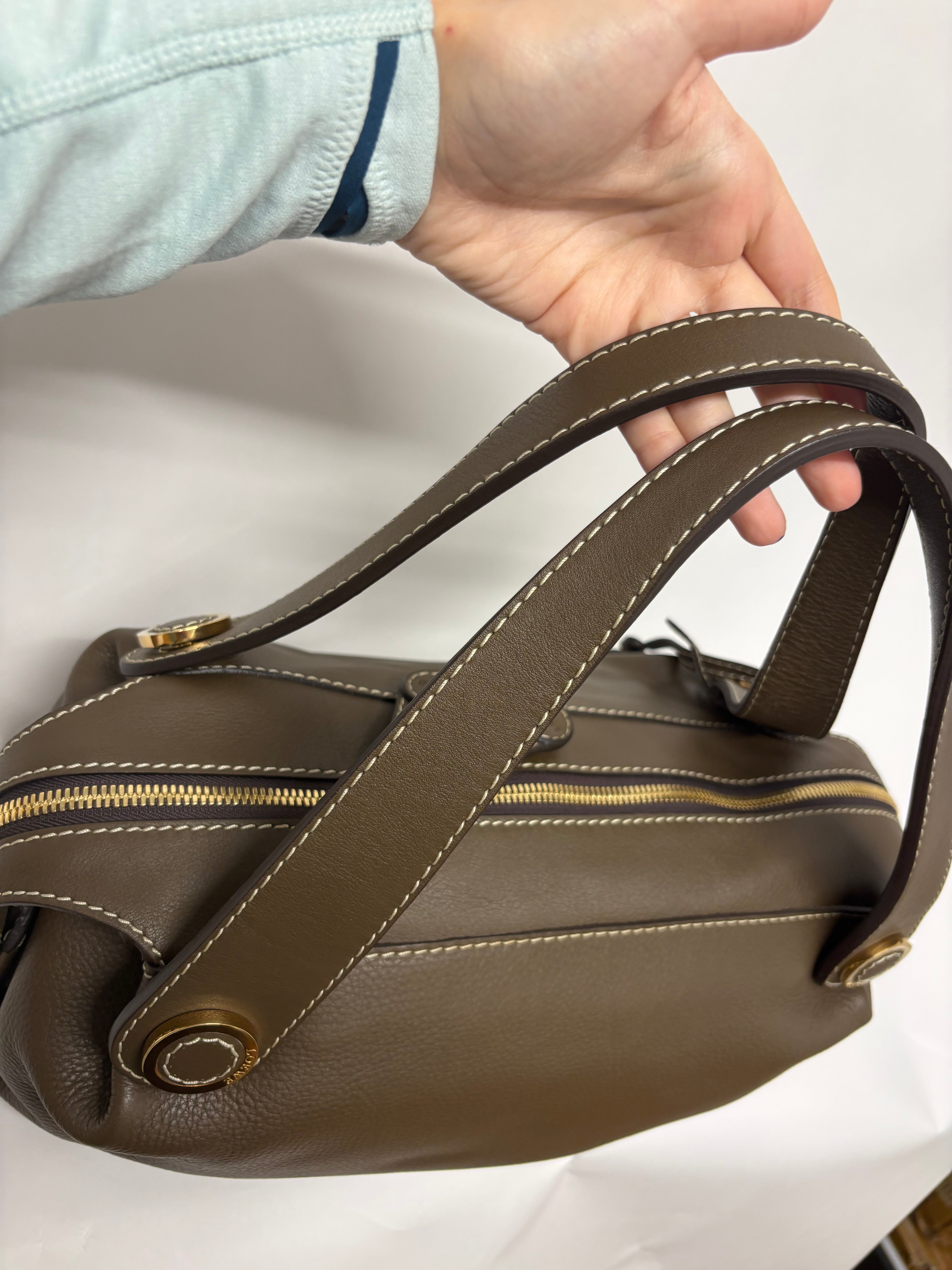 Loewe bowling en piel taupe oscuro
