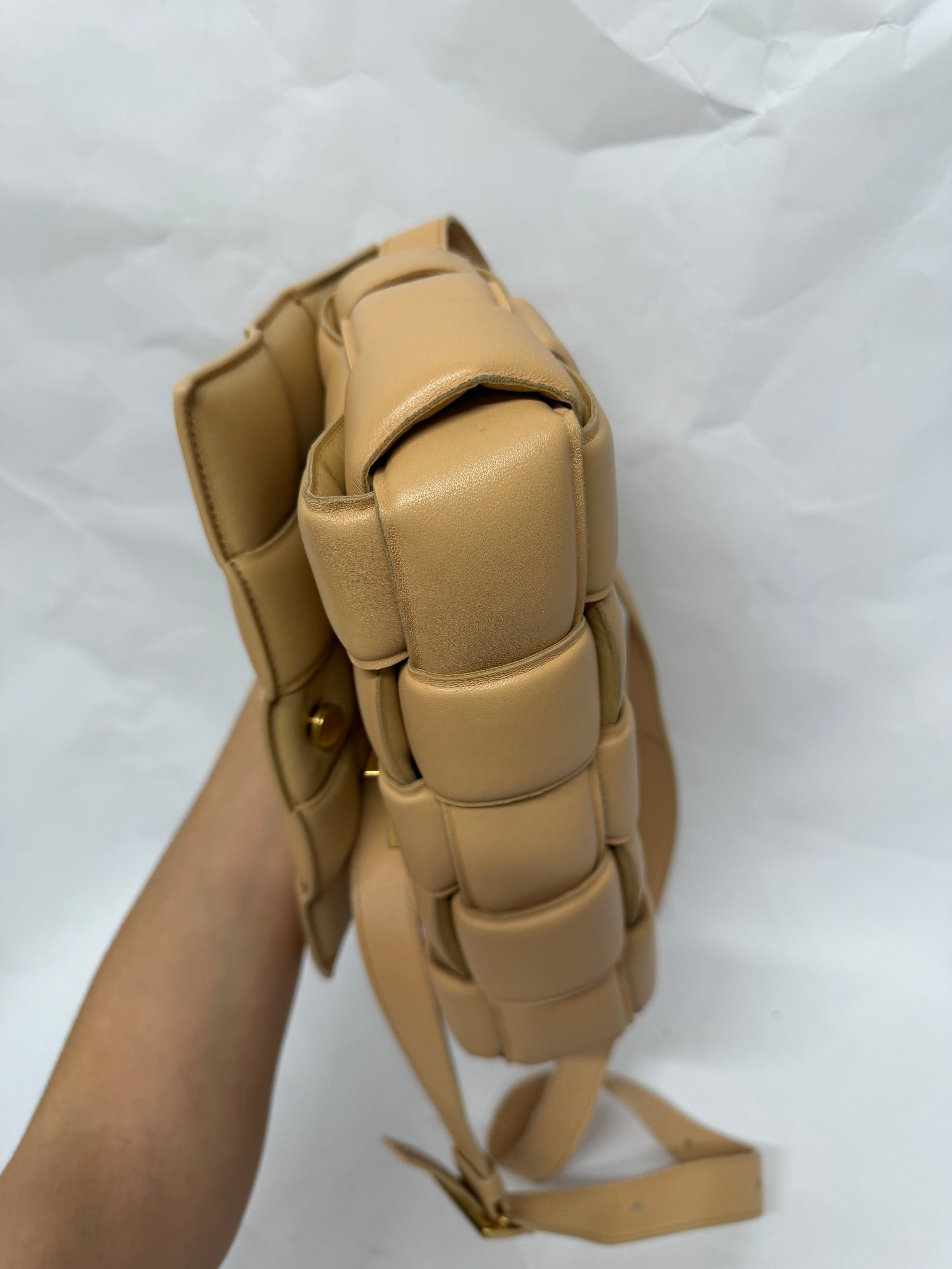 Bottega Veneta Cassette Intrecciato Nude/Beige
