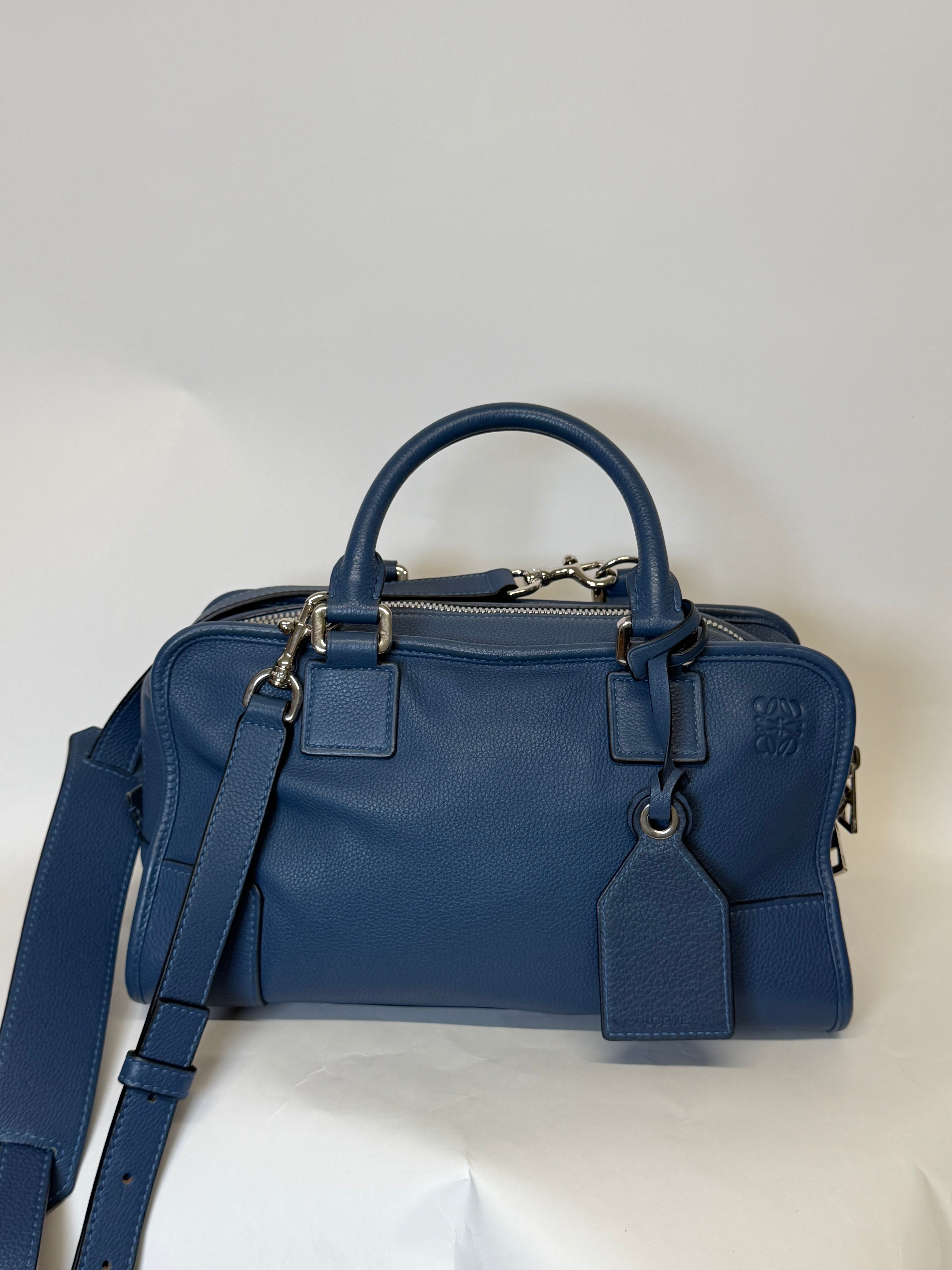 Loewe Amazona 28 Azul Navy modelo nuevo con bandolera