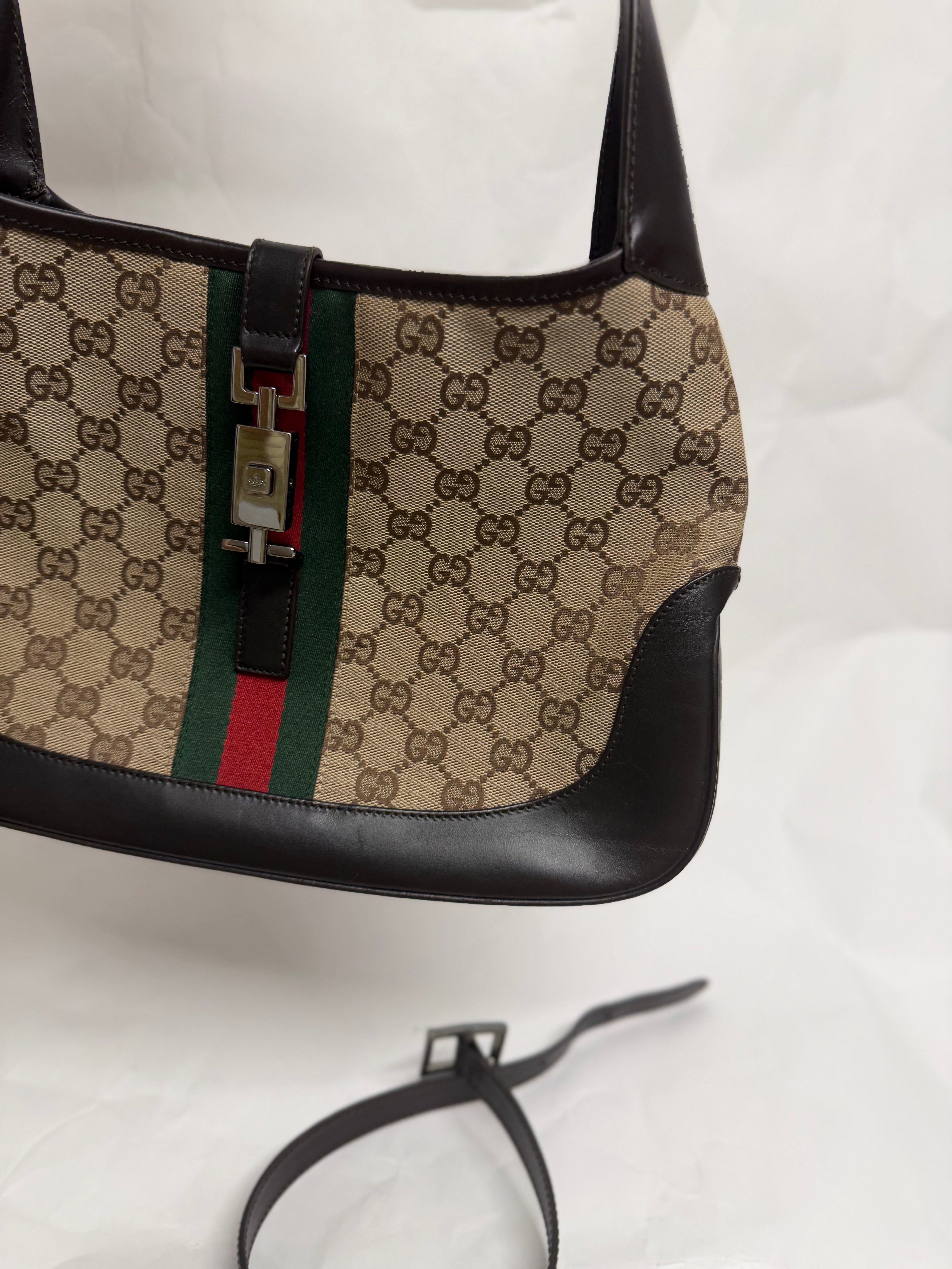 Gucci Jackie GG Canvas Web pequeña con bandolera