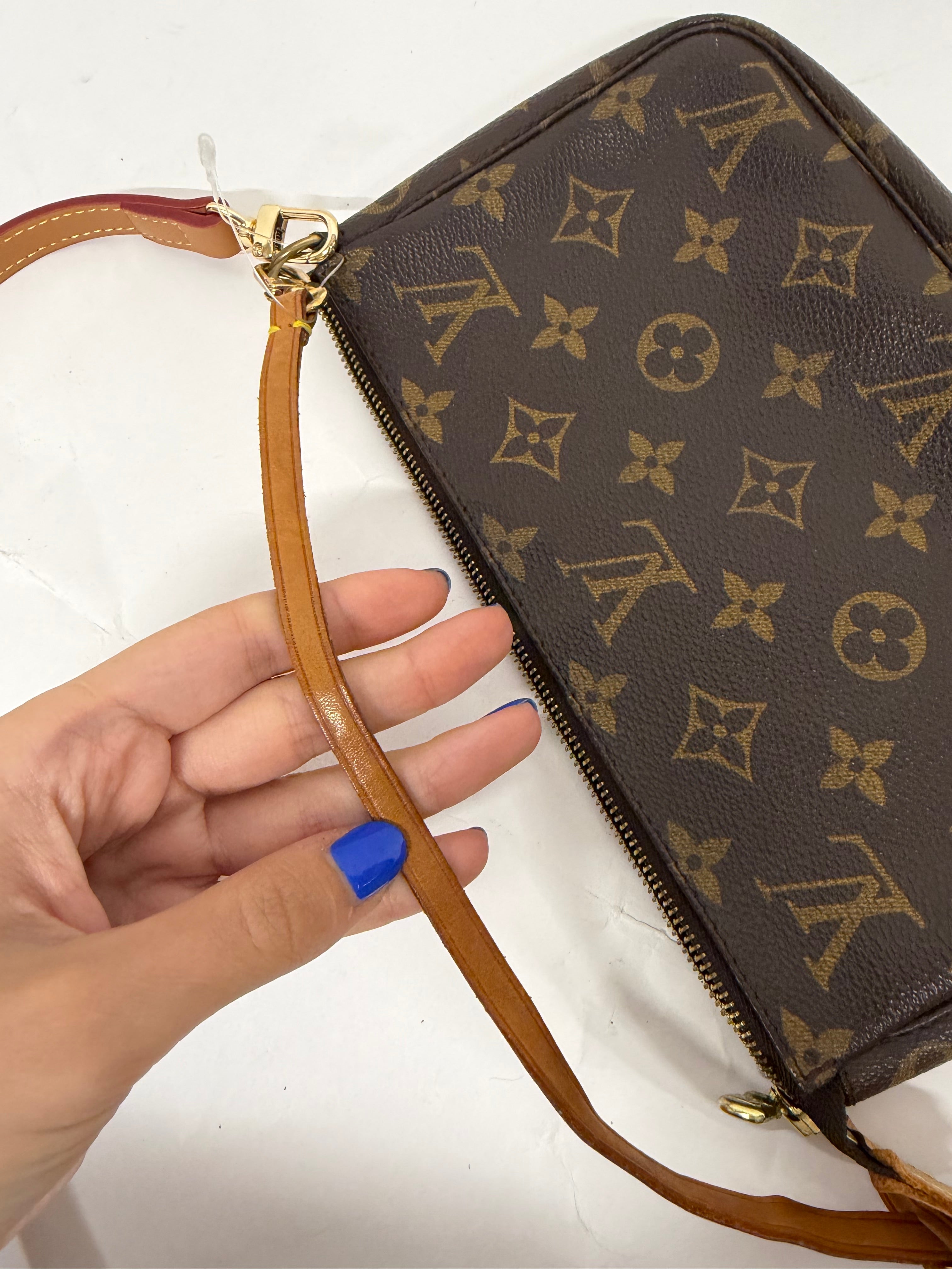 Louis Vuitton Pochette Accessoires monogram con 2 bandoleras extra