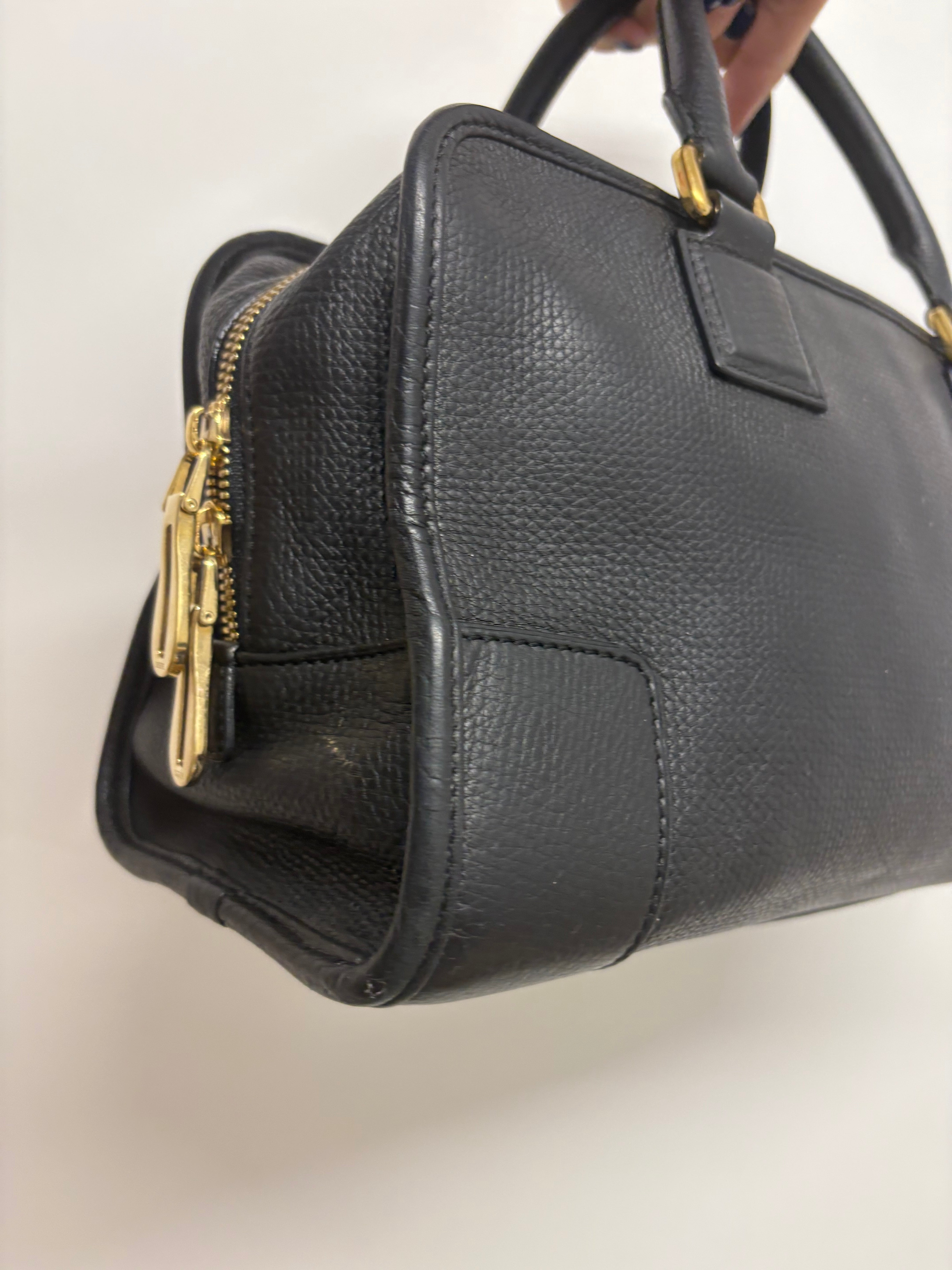 Loewe amazona 30 piel granulada negra