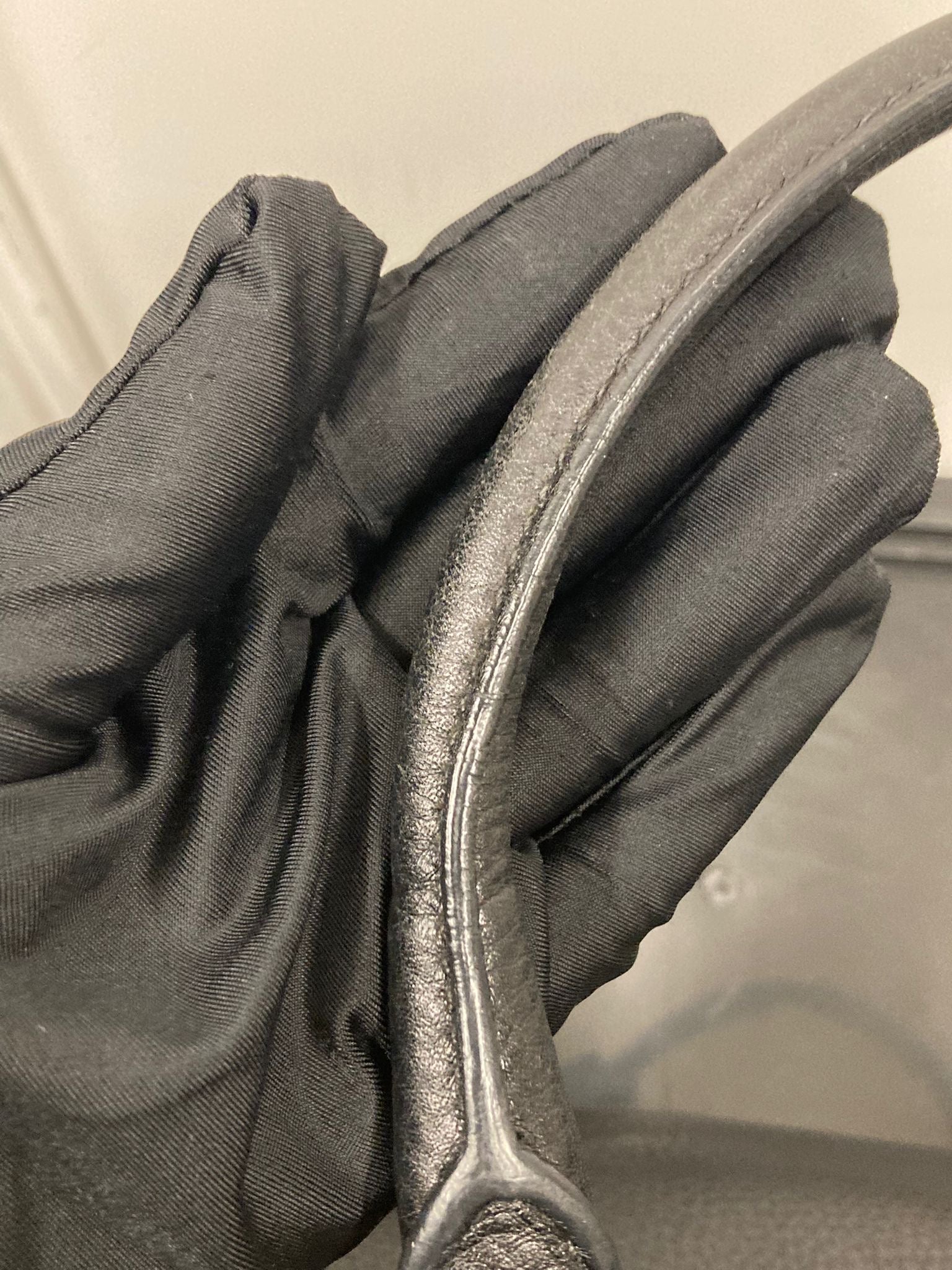 Prada vitello tote negra