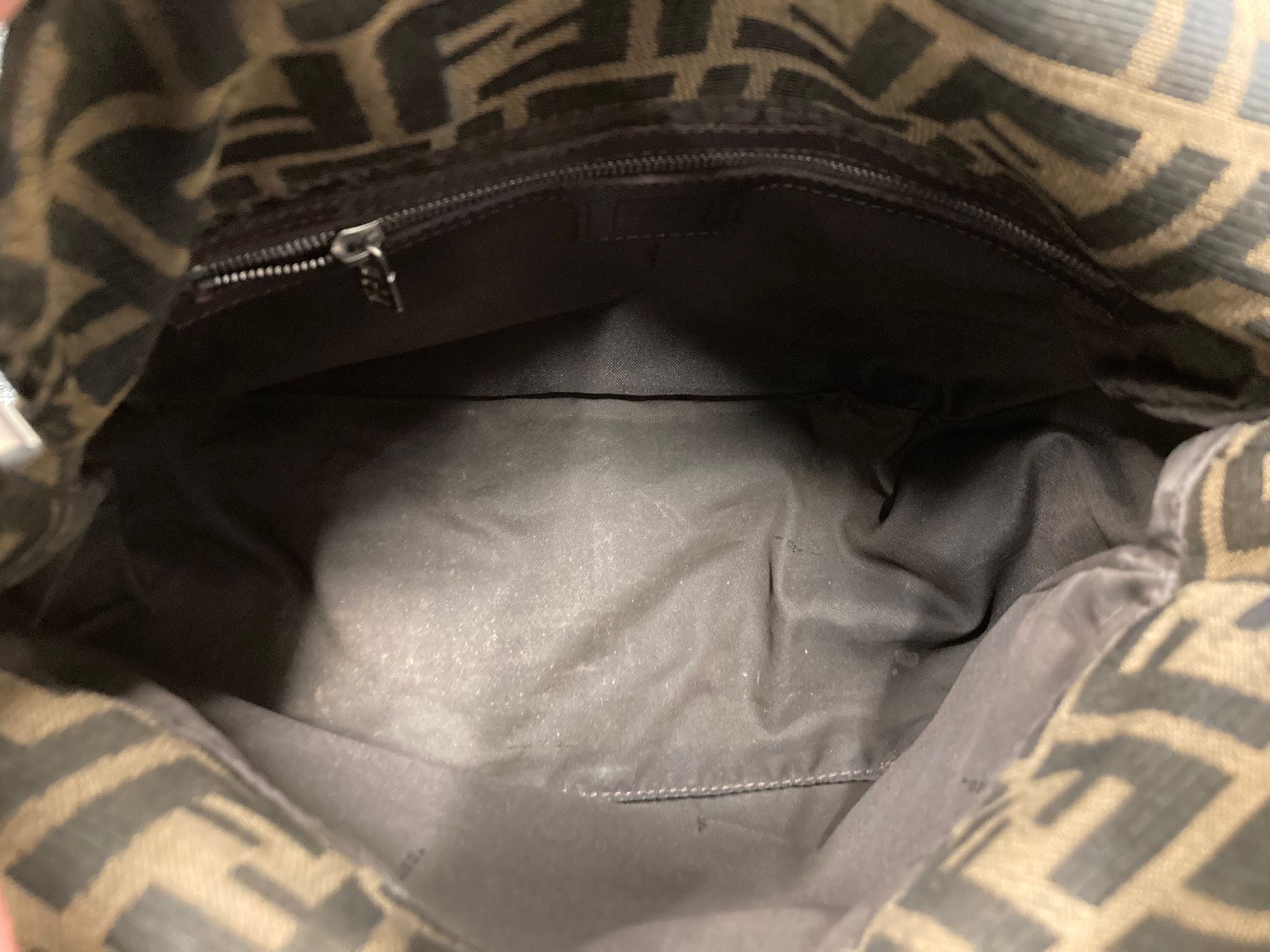 Fendi Zucca hombro con doble solapa – Monograma marrón
