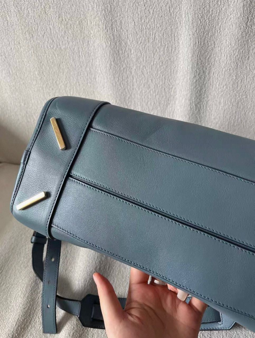 Loewe amazona 28 azul con bandolera