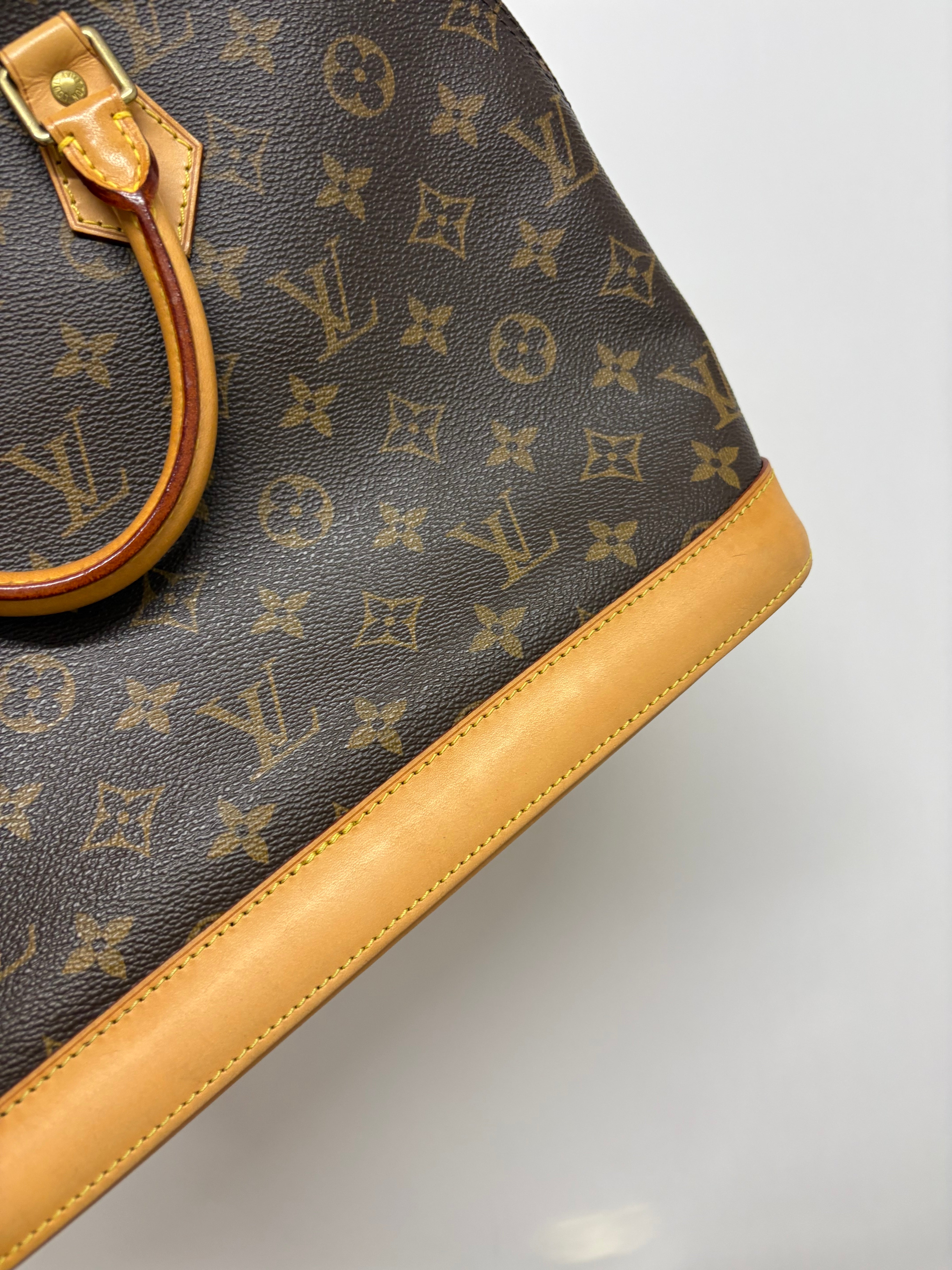 Louis Vuitton Alma MM canvas monogram
