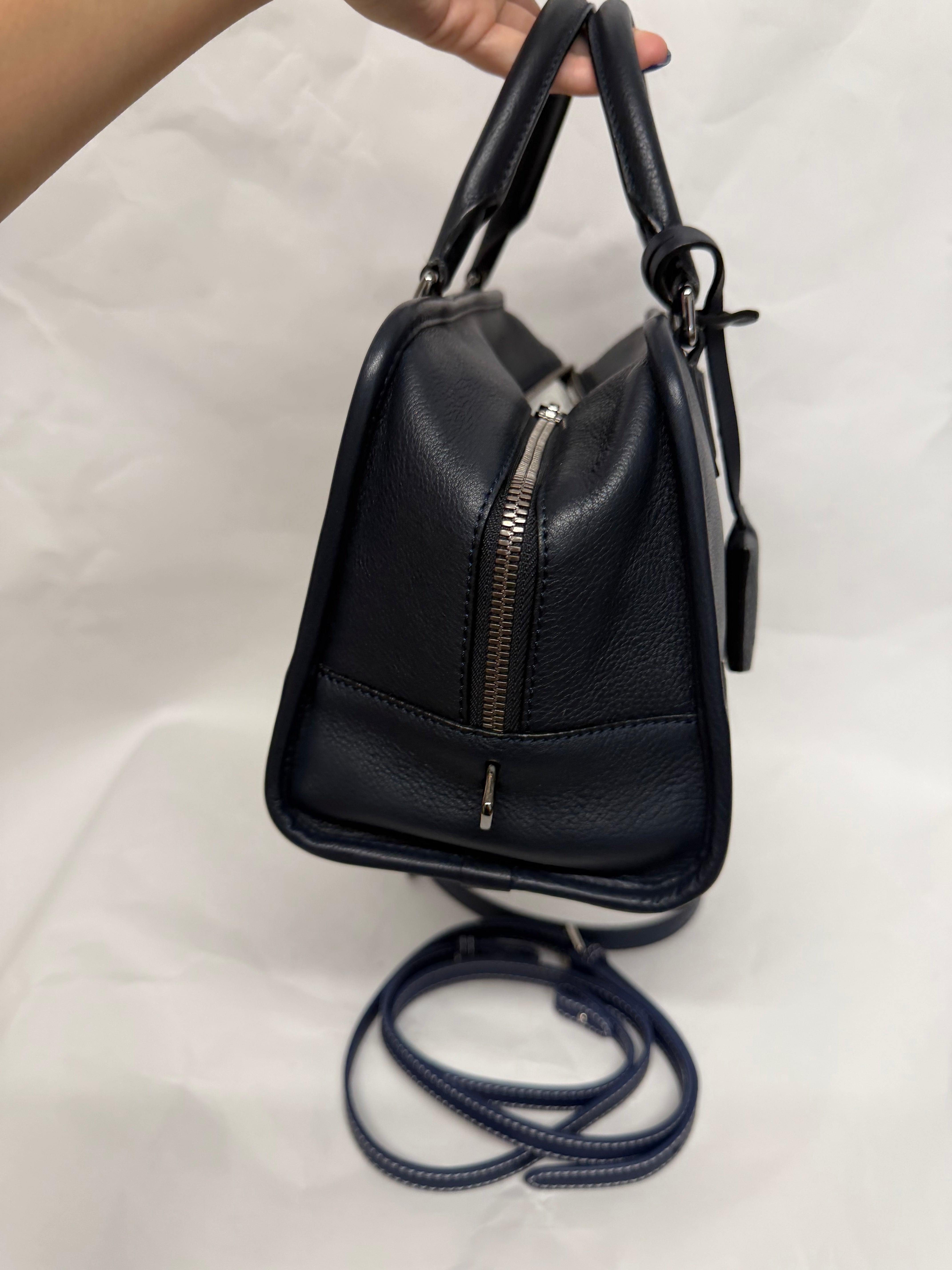 Loewe Amazona 28 Piel Azul Oscuro