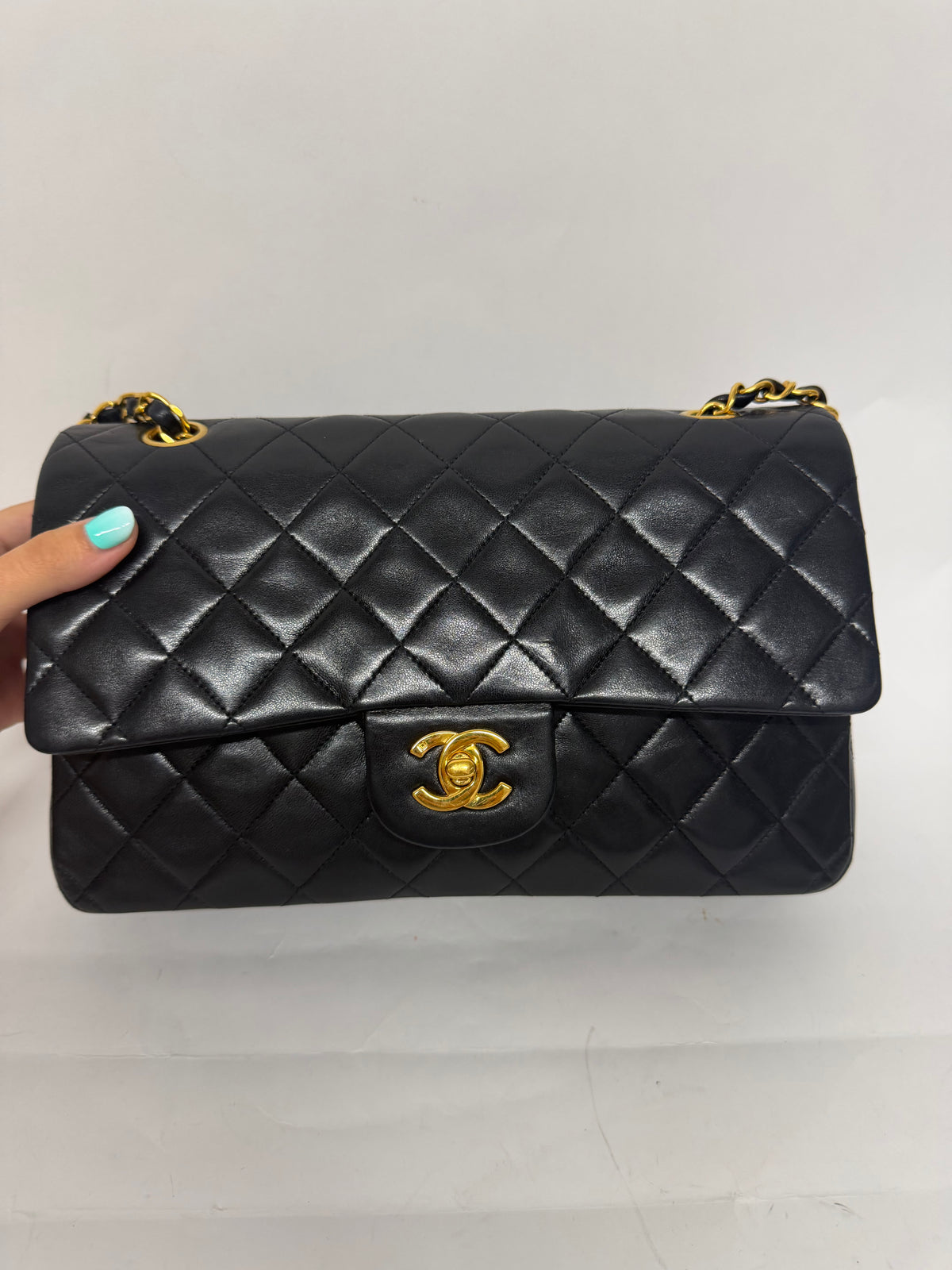 Chanel Timeless 25 double flap Piel de Cordero Negra Herrajes - serie 4