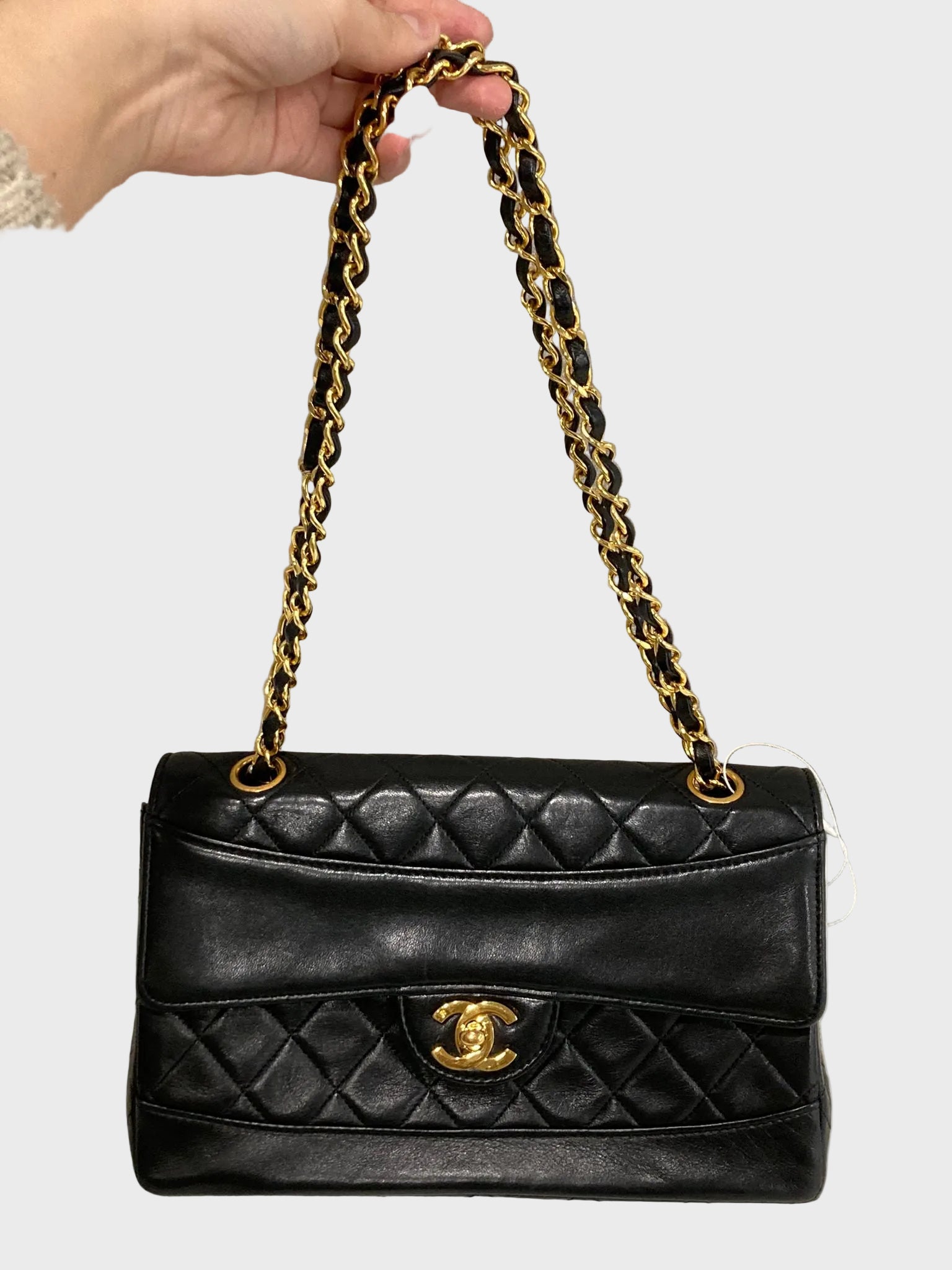 Chanel timeless 24 con cartera piel de cordero (lambskin) negra