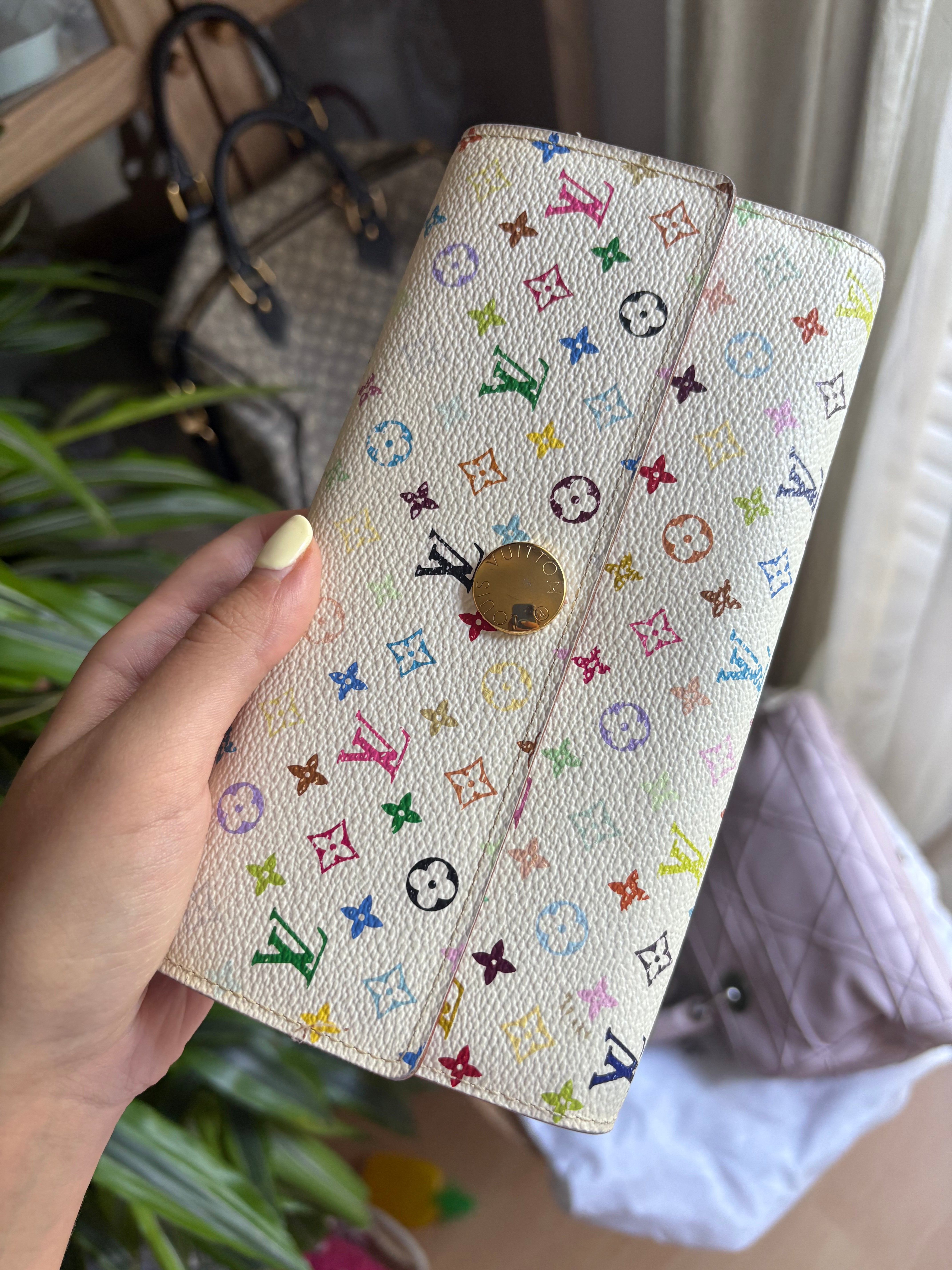 Louis Vuitton Portefeuille Sarah Murakami – Cartera Larga Monogram Multicolor Rosa
