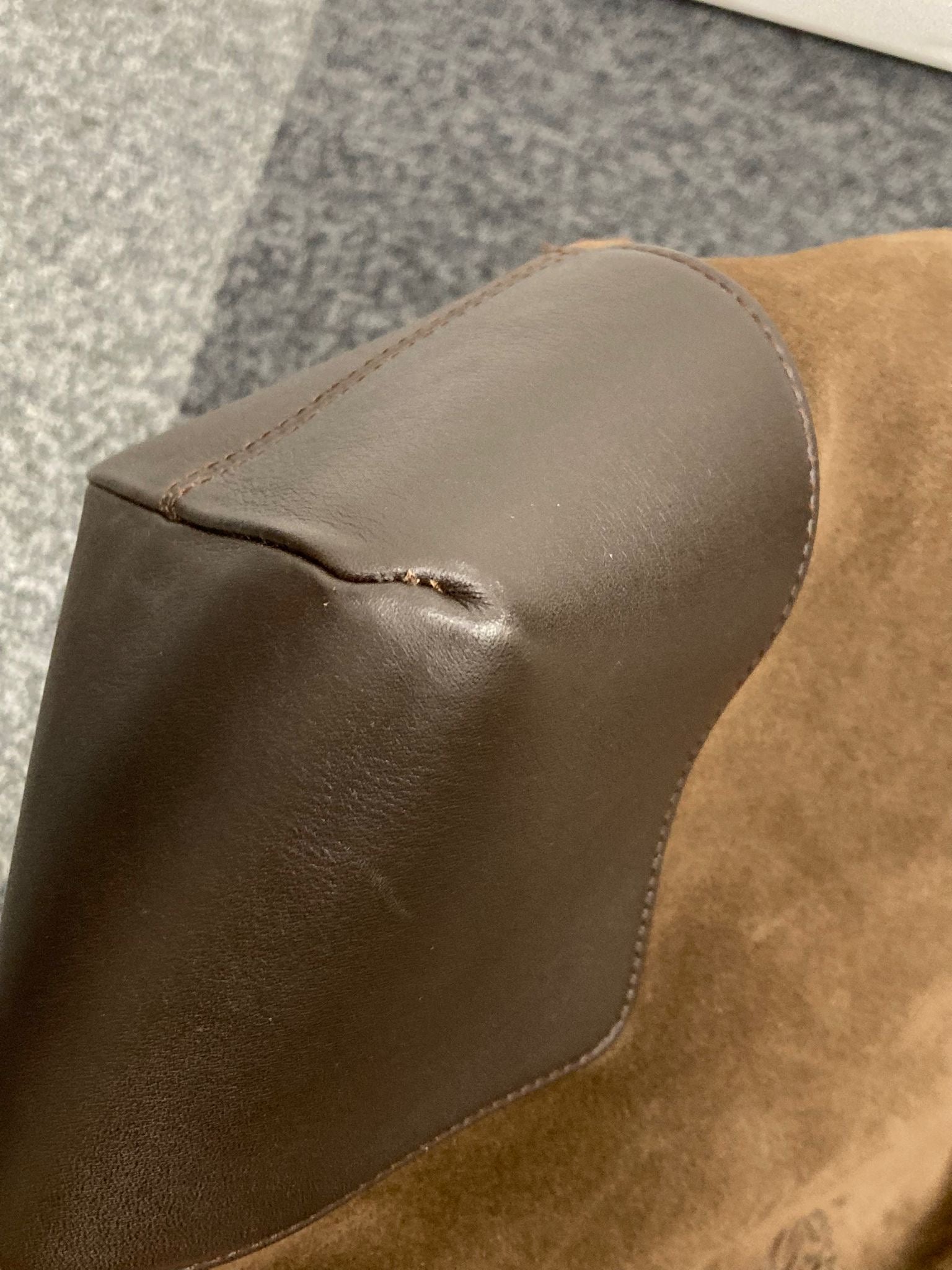Loewe Bolso al Hombro en Ante Marrón Chocolate y Piel Lisa