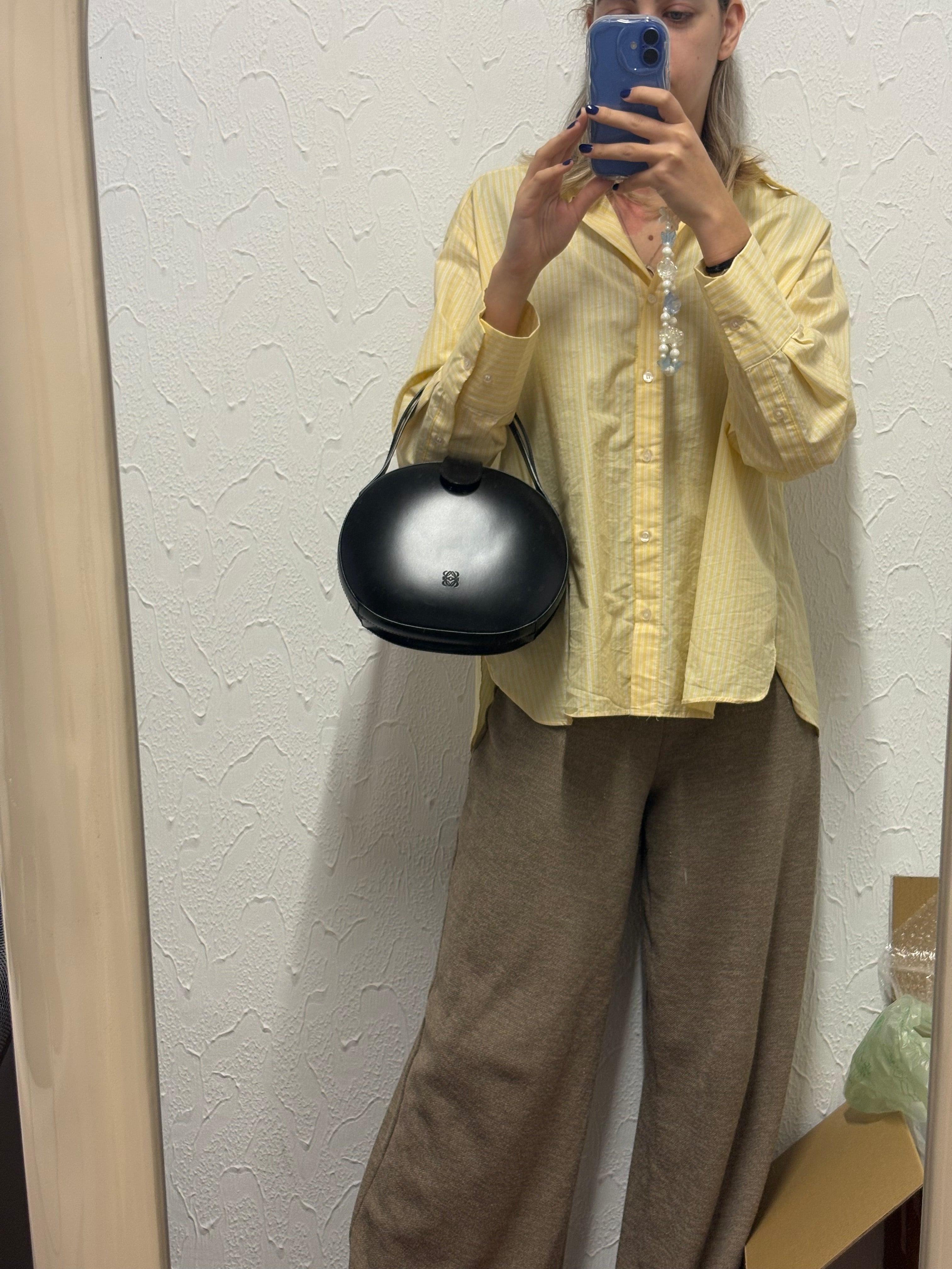 Loewe bombonera negra de mano piel cepillada