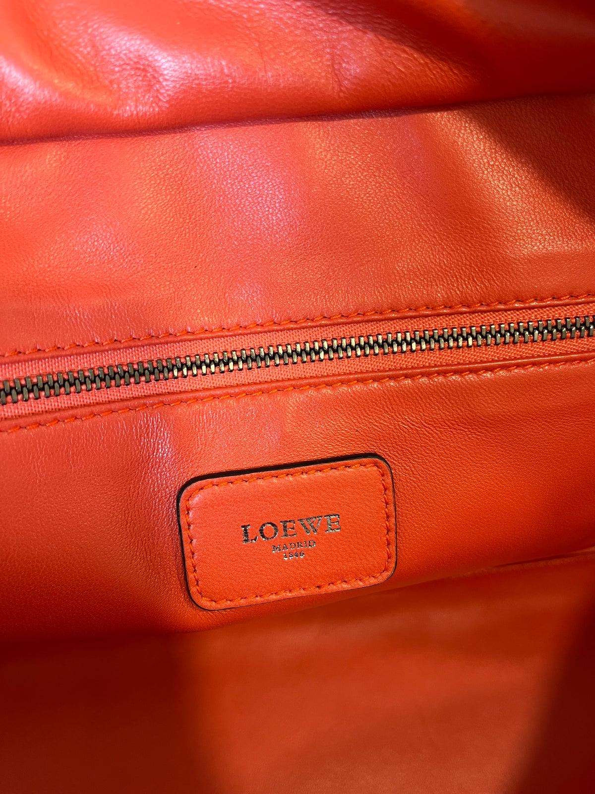 Loewe Amazona 36 Piel de Cabra Tricolor Coral, Rosa y Rojo